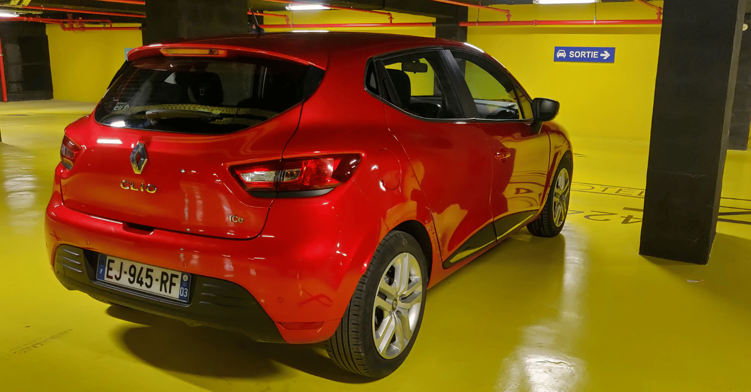 Renault Clio EJ945RF avec Régulateur de vitesse