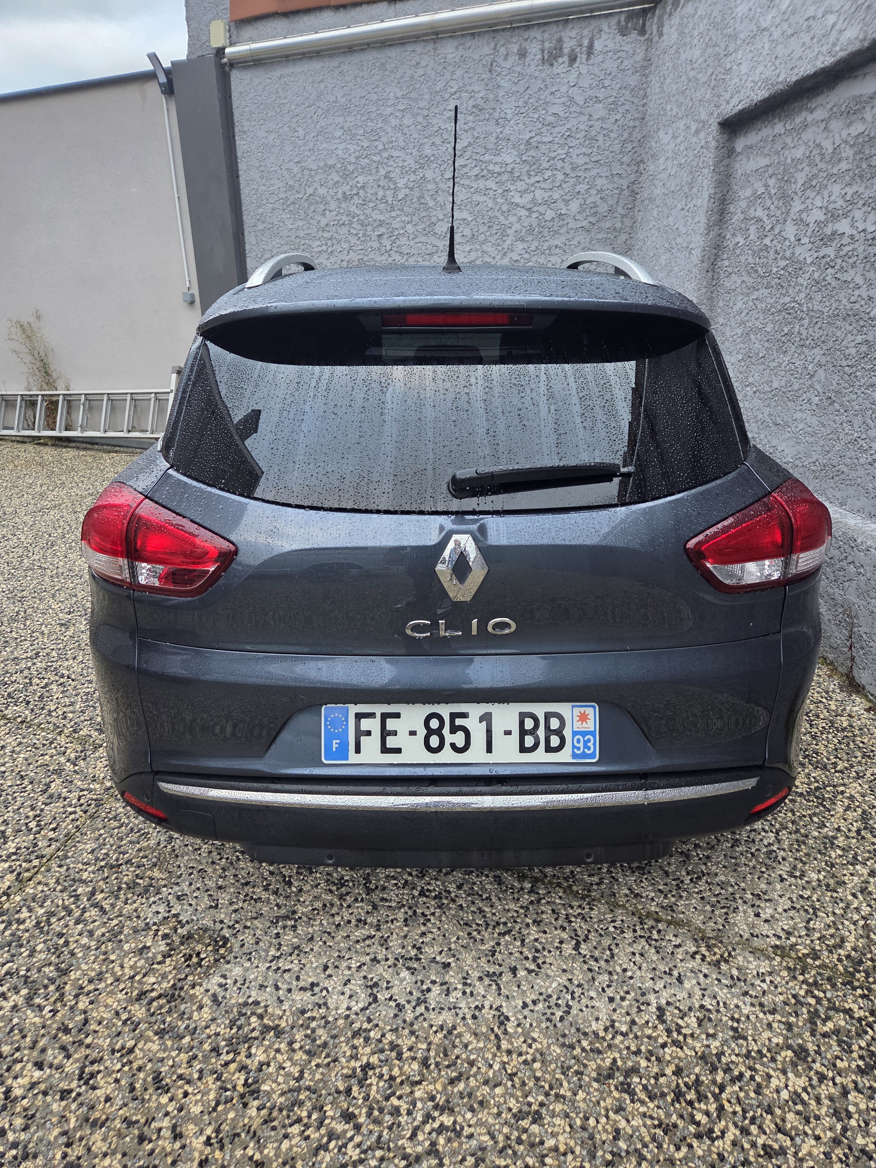 Renault Clio Estate Break 90 CV Essence, faible consommation, pneus neige with GPS