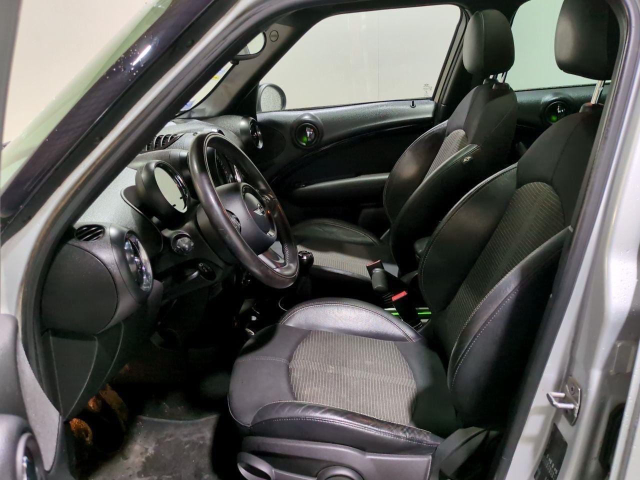 Mini Cooper Countryman avec GPS