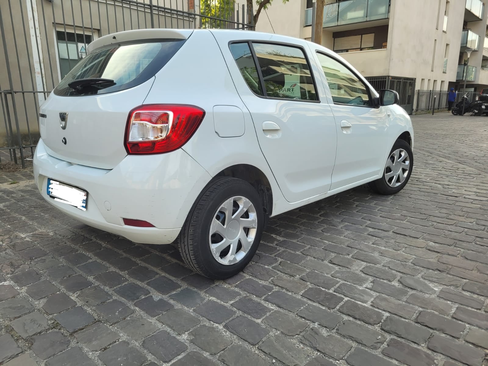 Dacia Sandero avec Entrée audio / iPod