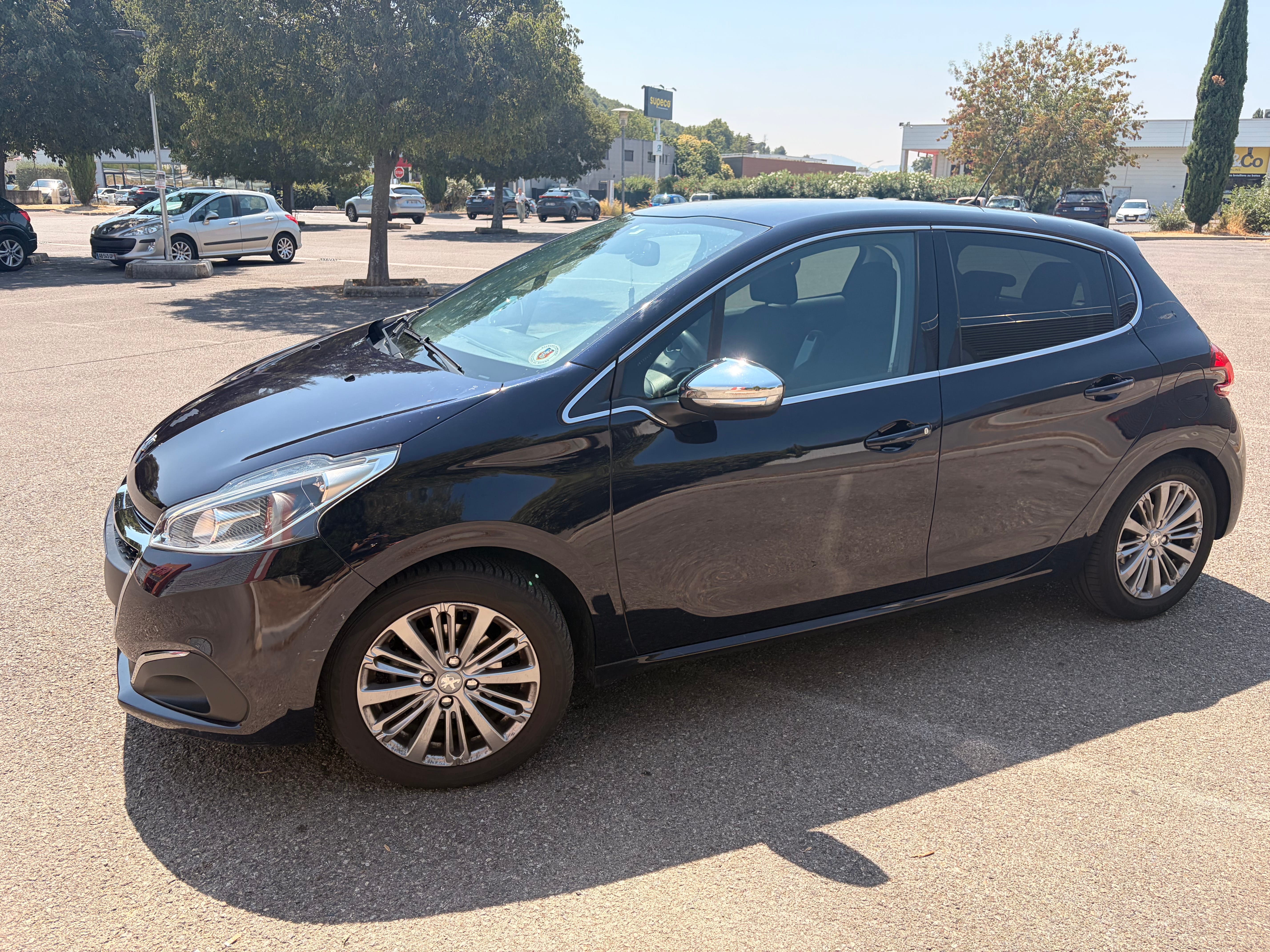 Peugeot 208 avec GPS