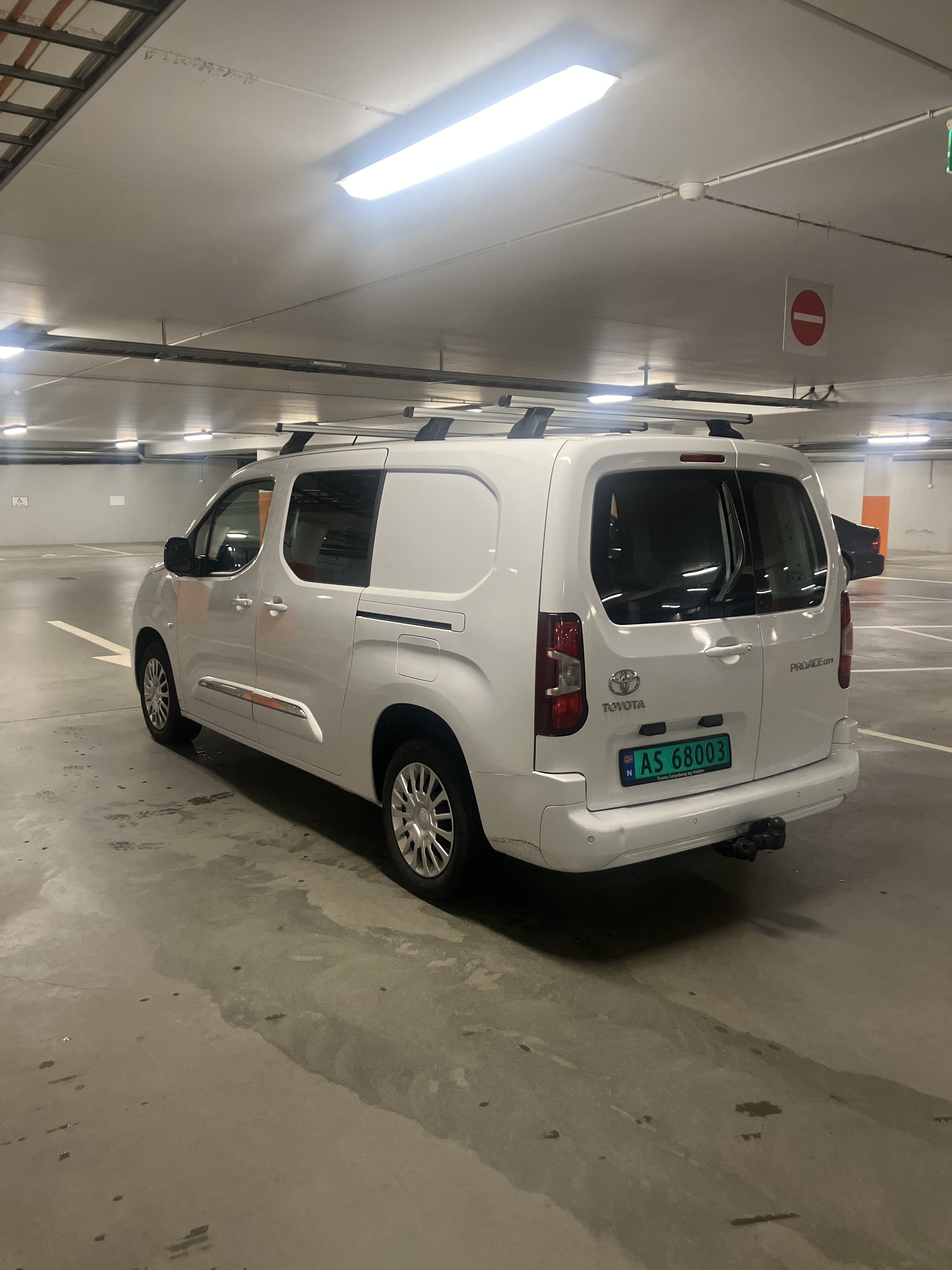 Toyota Proace City 1.5 D-4D (BlueHDi) – 130 hk, automatgir, cruise control, Apple CarPlay/Android Auto med Cruisekontroll