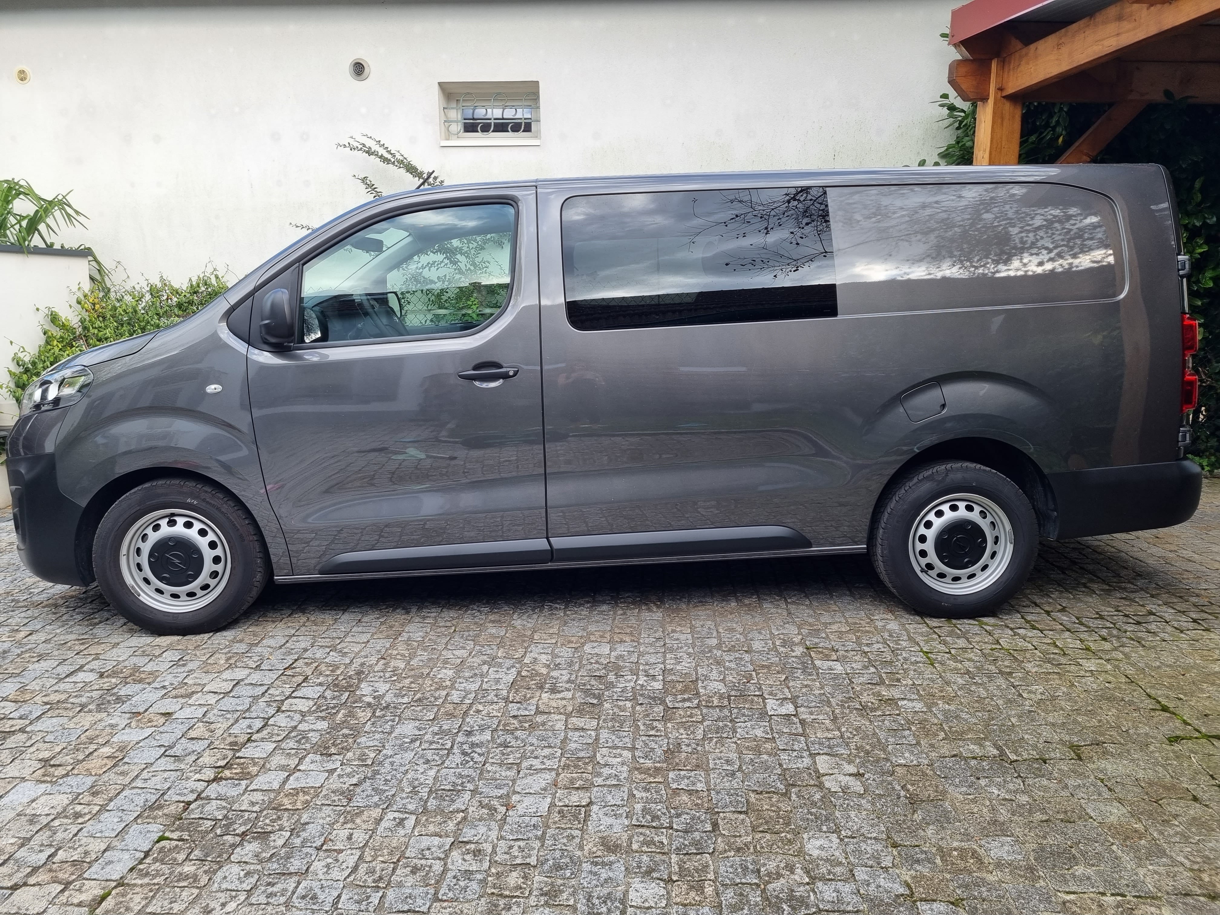 Opel Vivaro Combi avec Climatisation