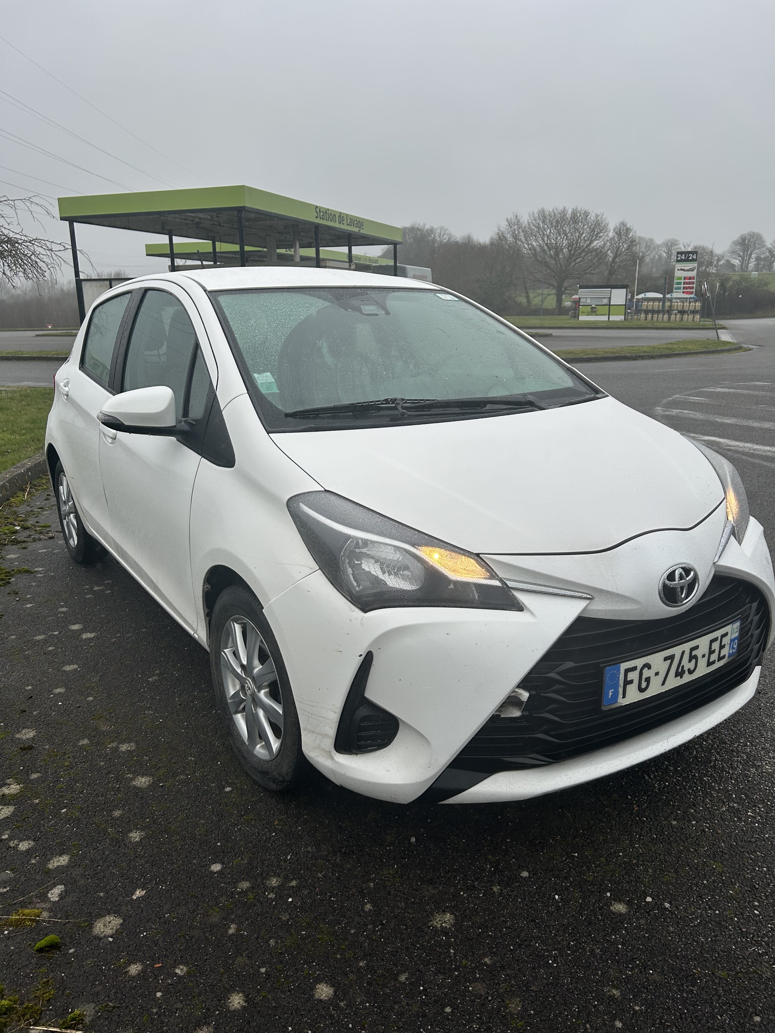 Toyota Yaris 5-Door L
