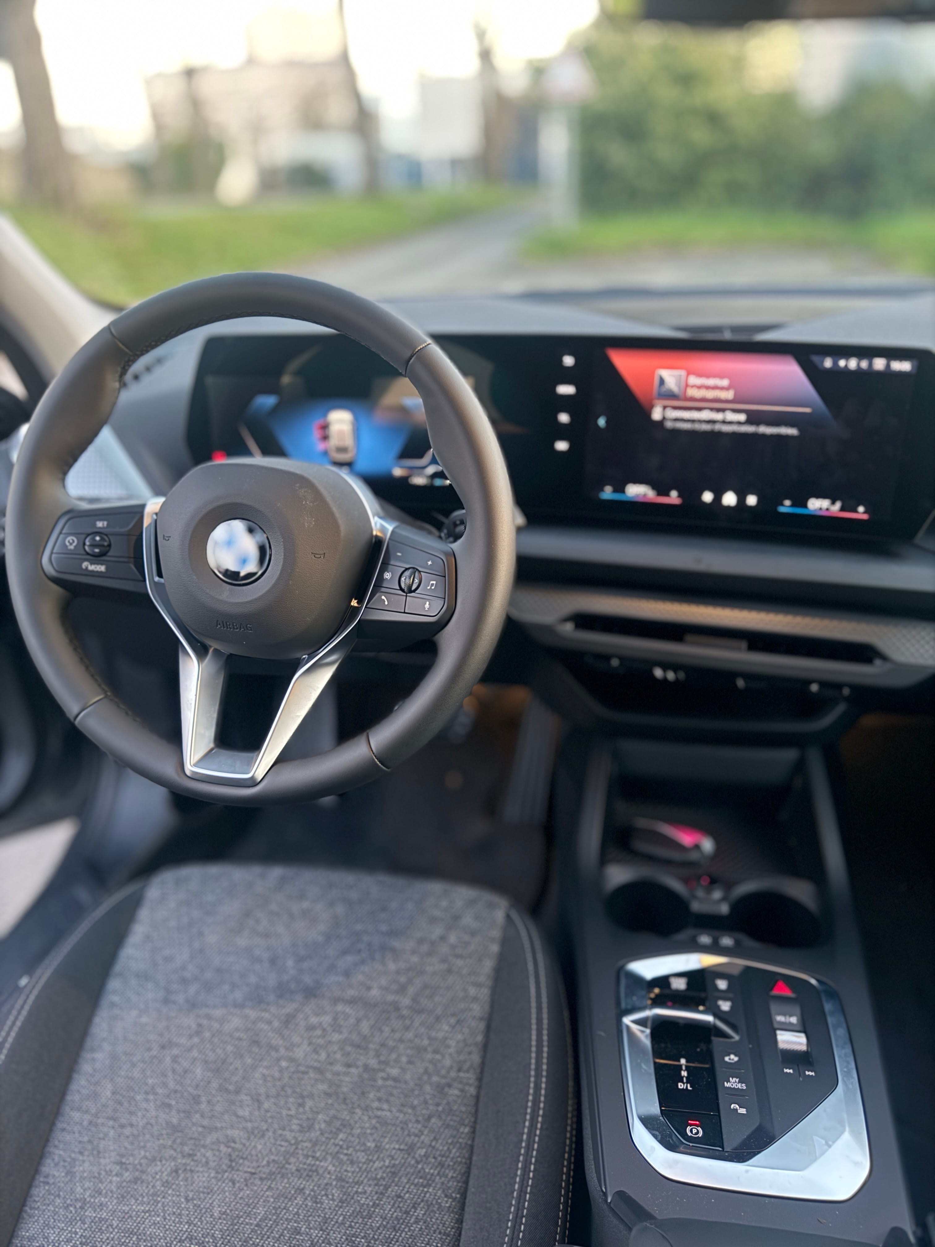 BMW Série 1 Hybride avec GPS