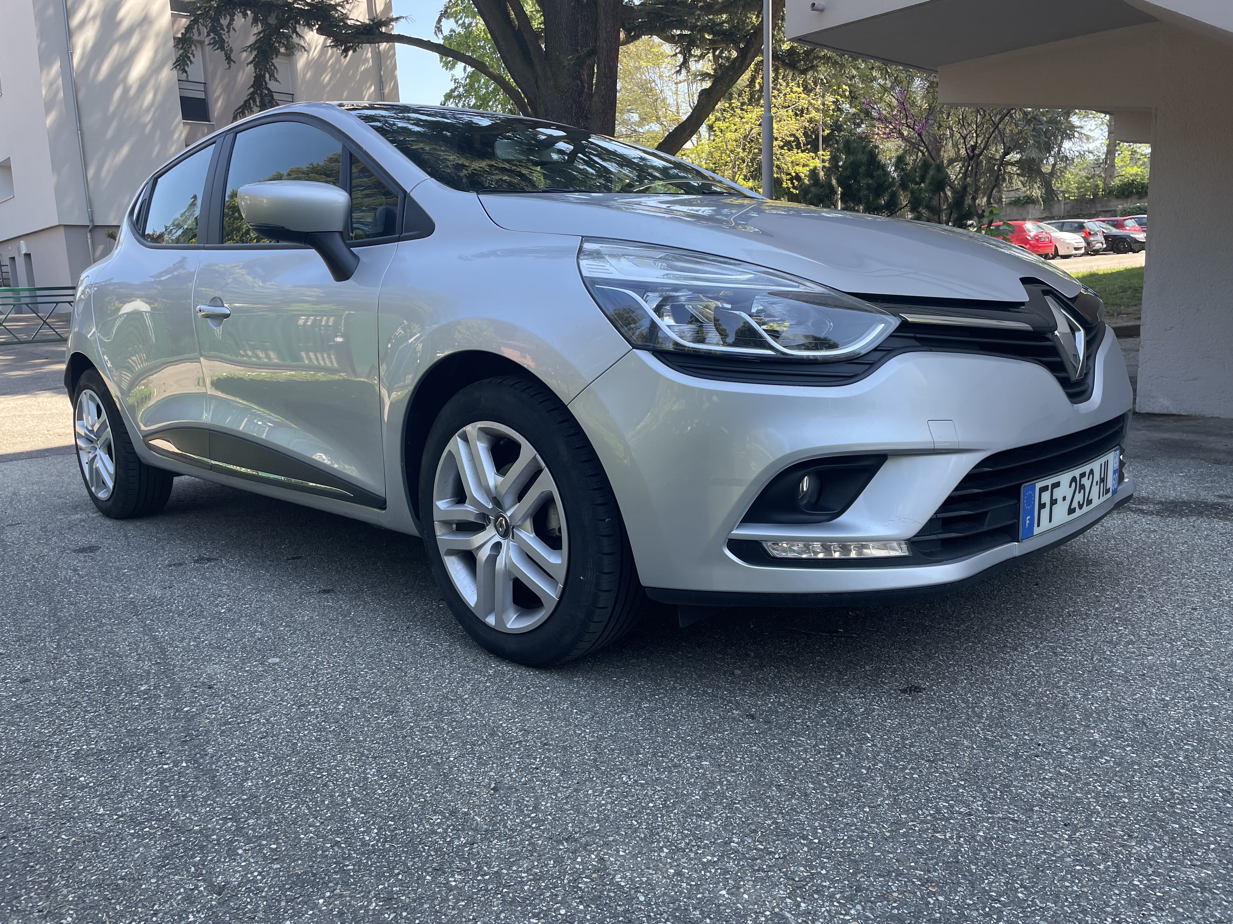 Renault Clio FF252HL avec Climatisation
