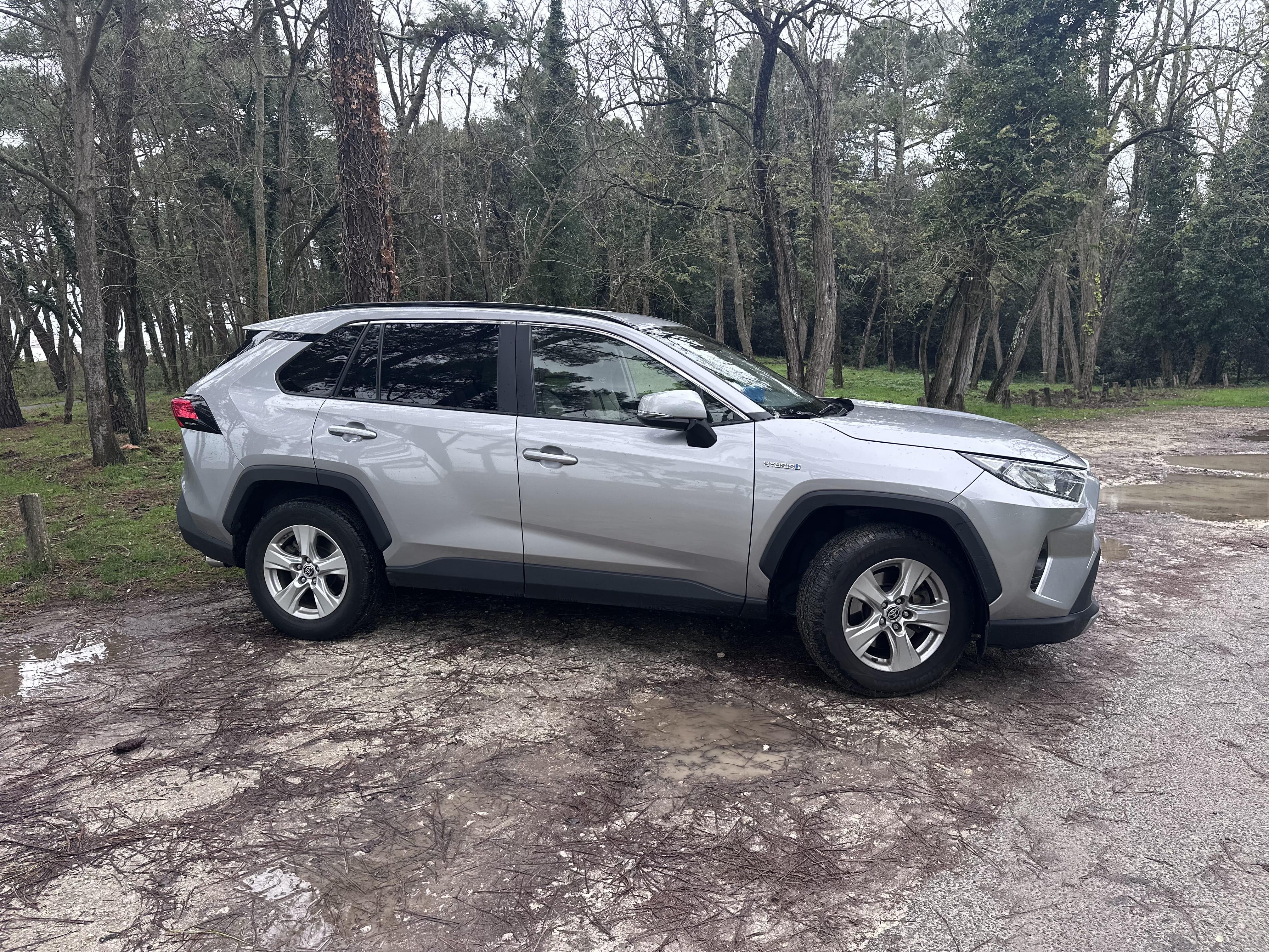 Toyota Rav4 Hybride avec Climatisation