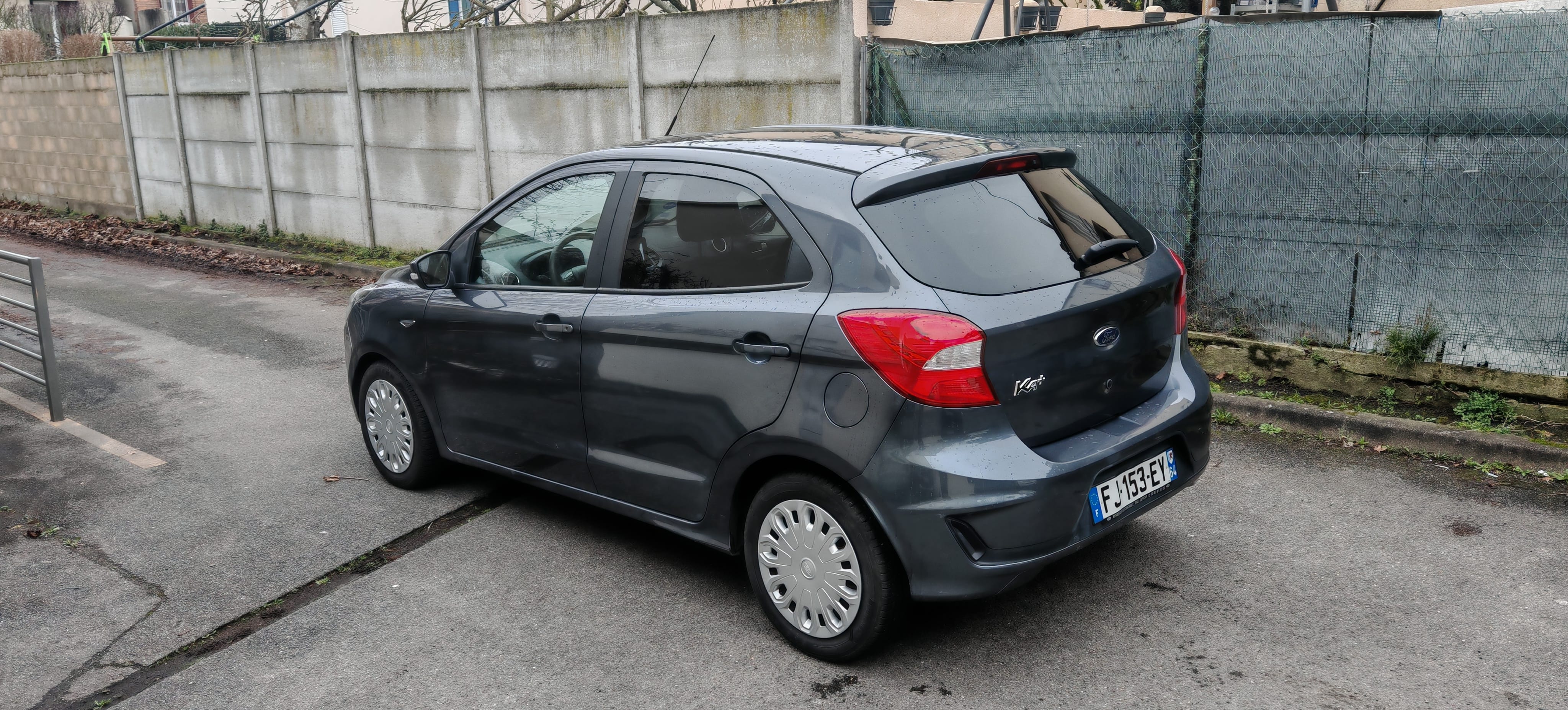 Ford KA+ avec Climatisation