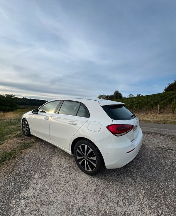 Mercedes-Benz CLA 180 with Air conditioning