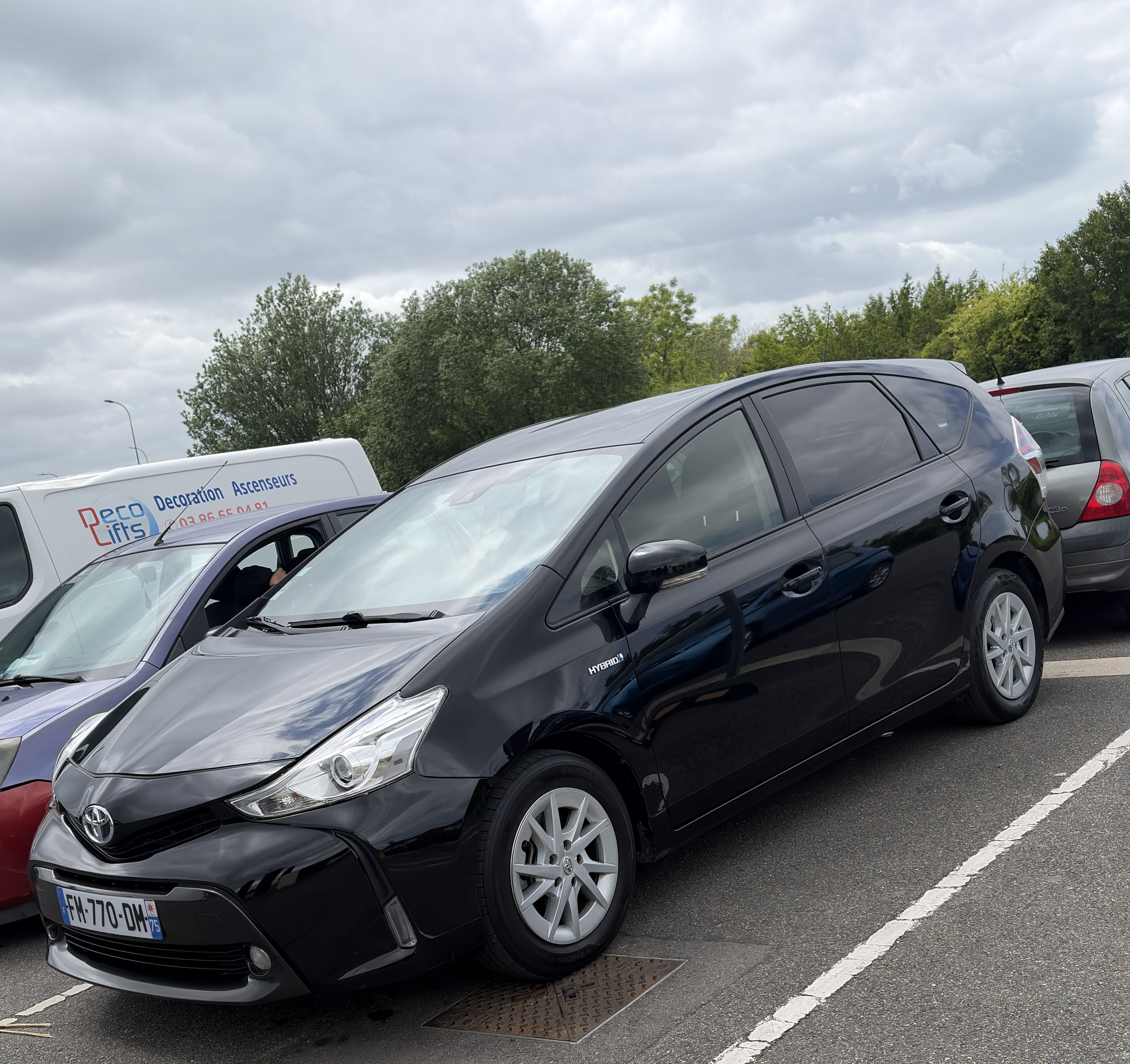 Toyota Prius +, 2019, Essence 95 / Électrique (hybride), automatique, 7 places