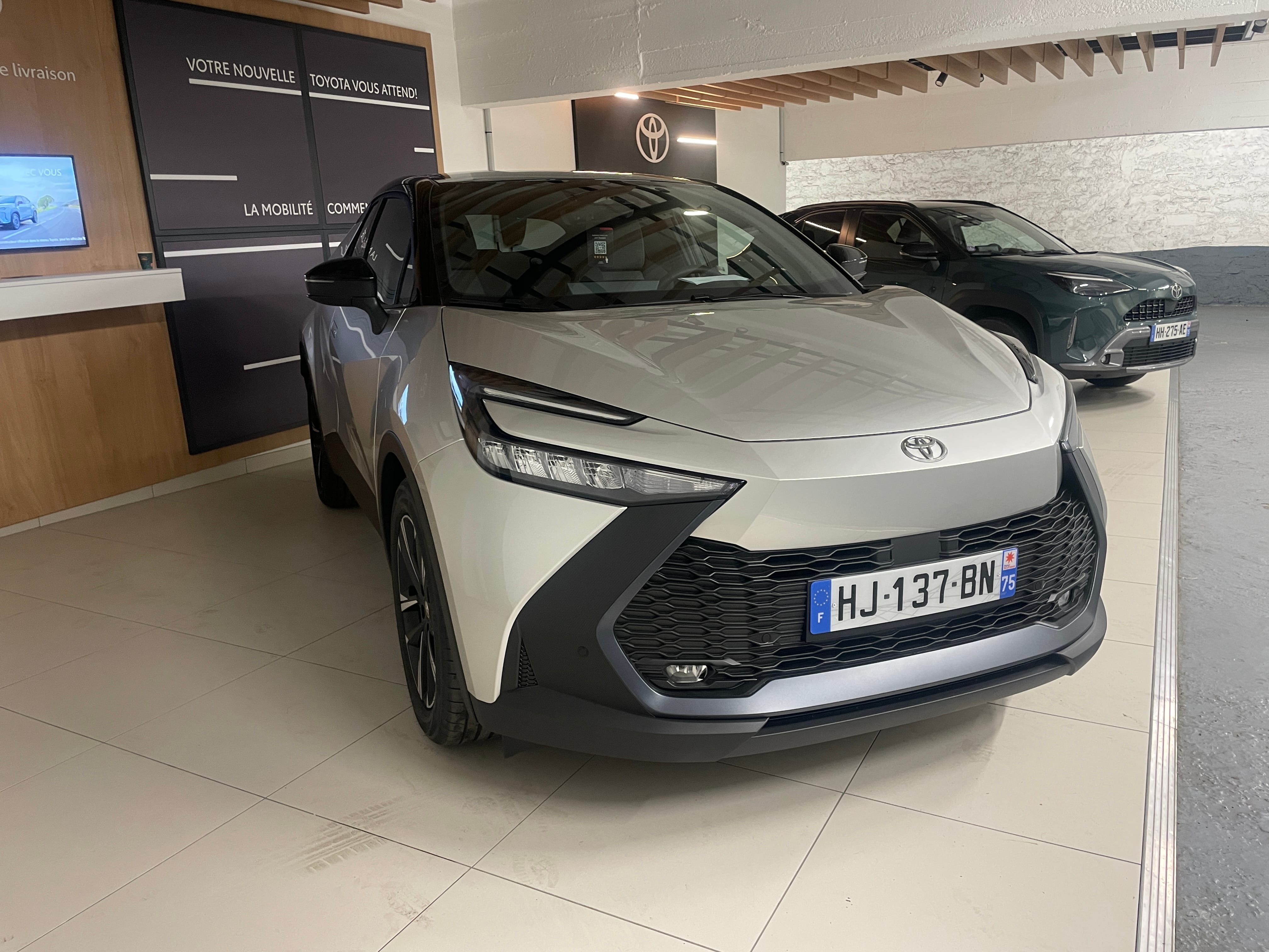 Toyota C-HR Hybrid avec Climatisation