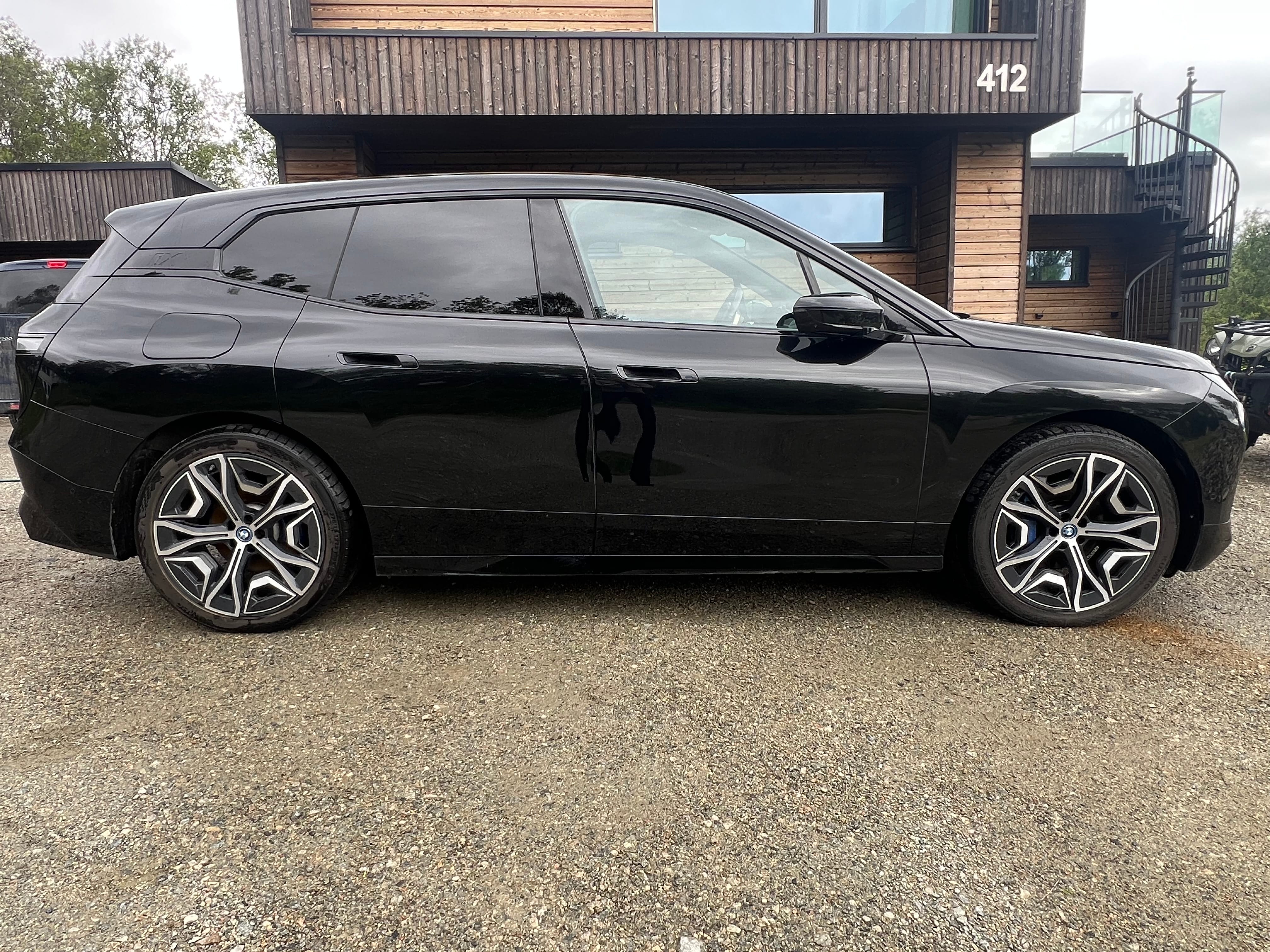 BMW iX xDrive50 mit Klimaanlage