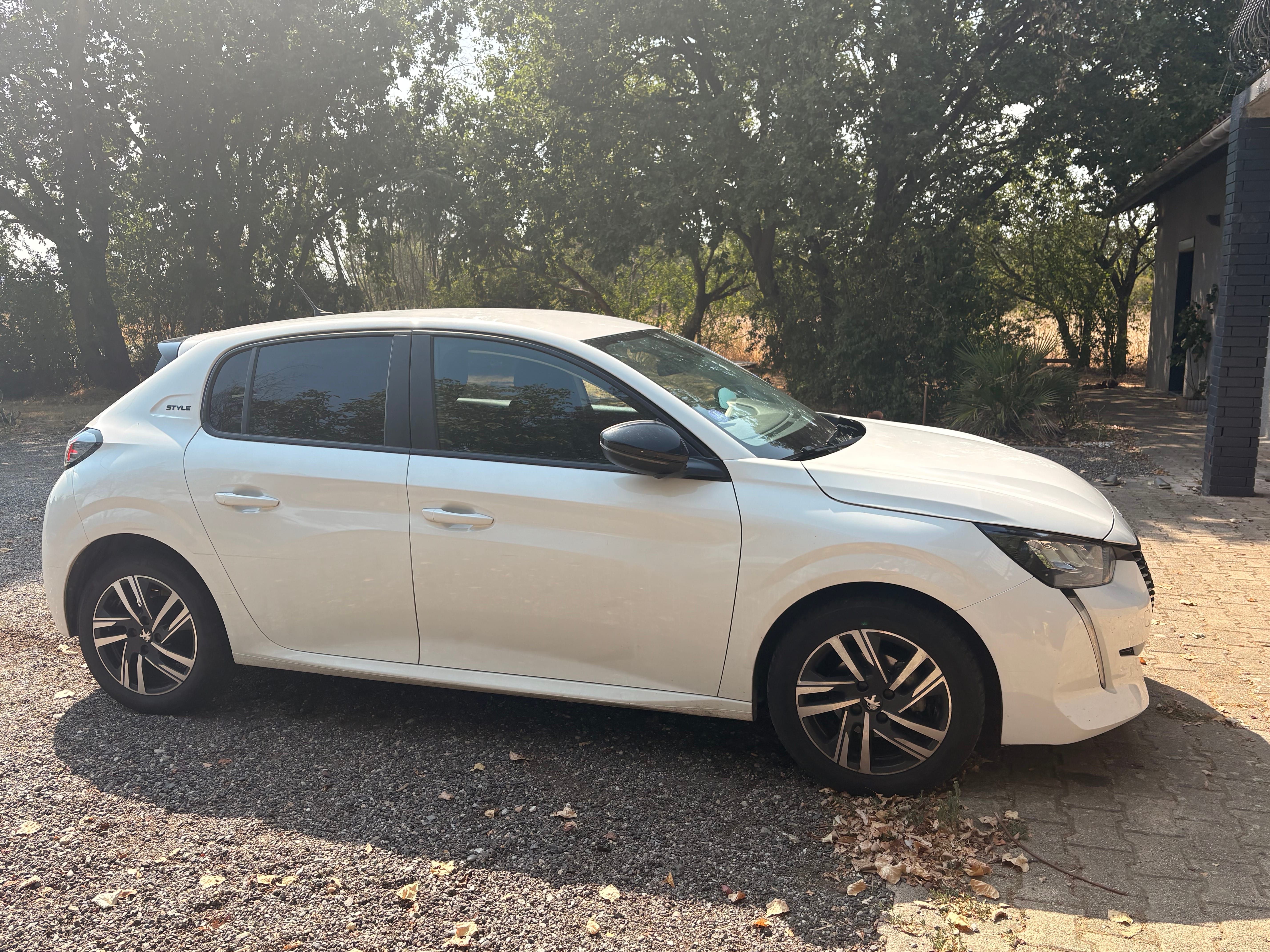 Peugeot 208, 2023, Essence 95