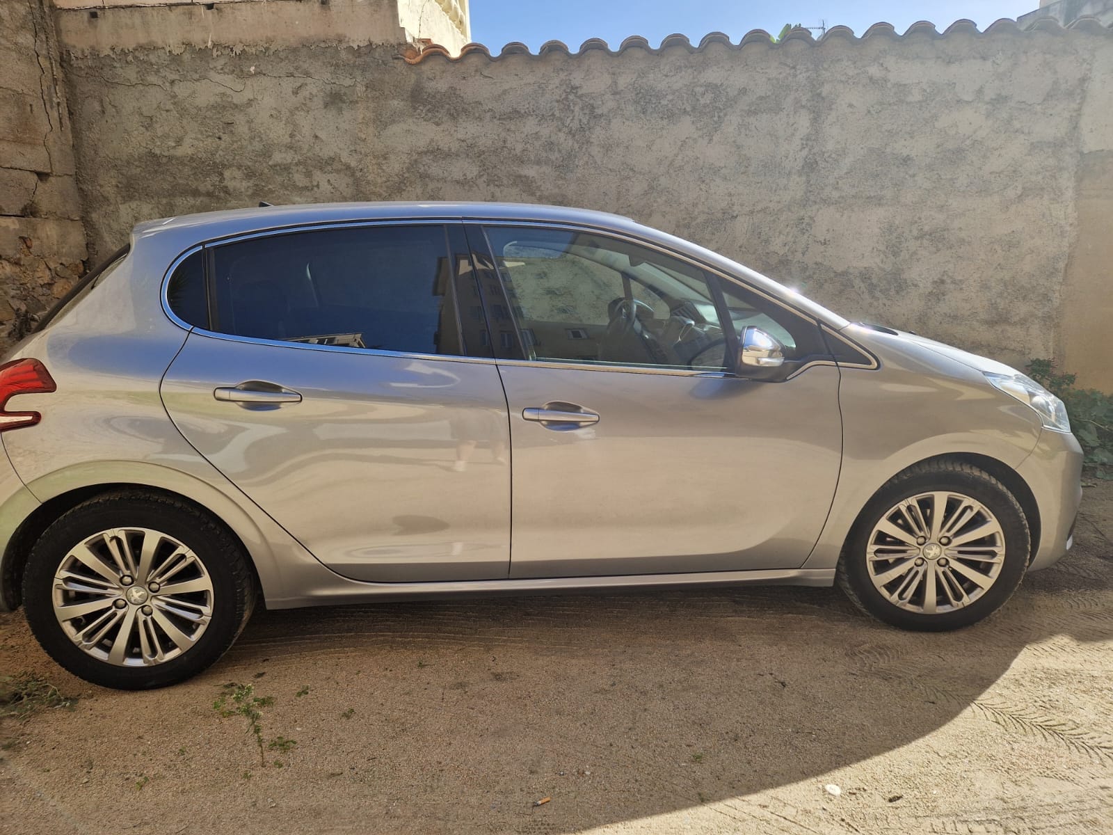 Peugeot 208 avec Climatisation