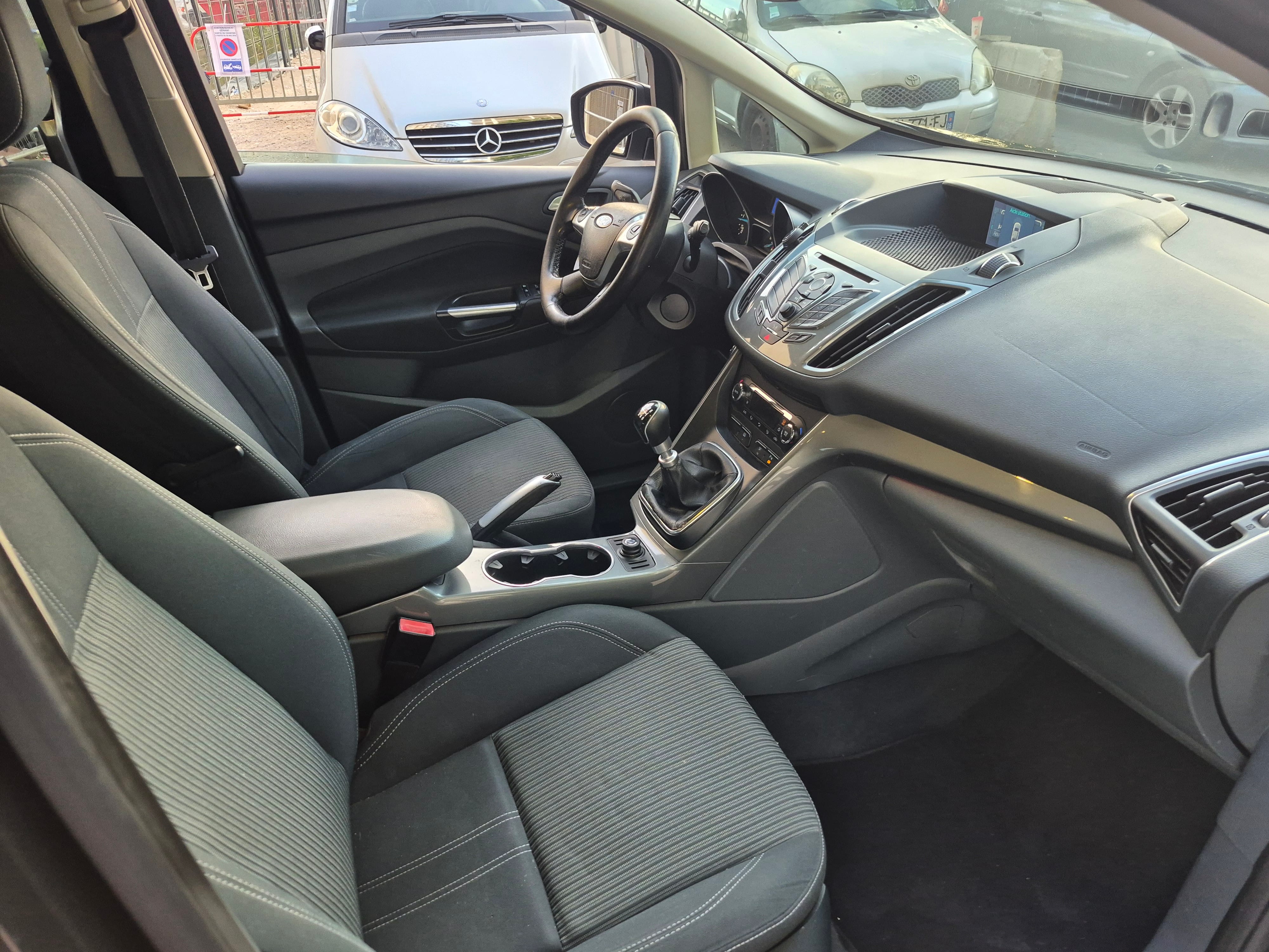 Ford C-Max Business avec Audio Bluetooth