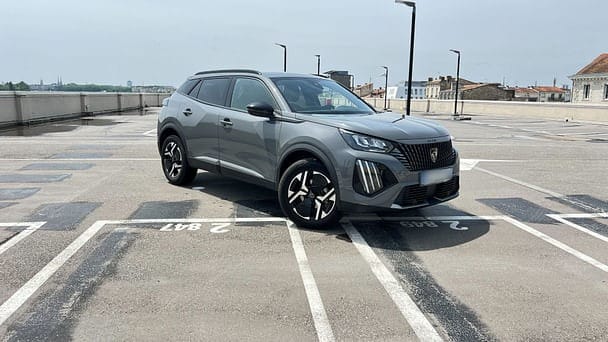 Peugeot 2008 avec GPS