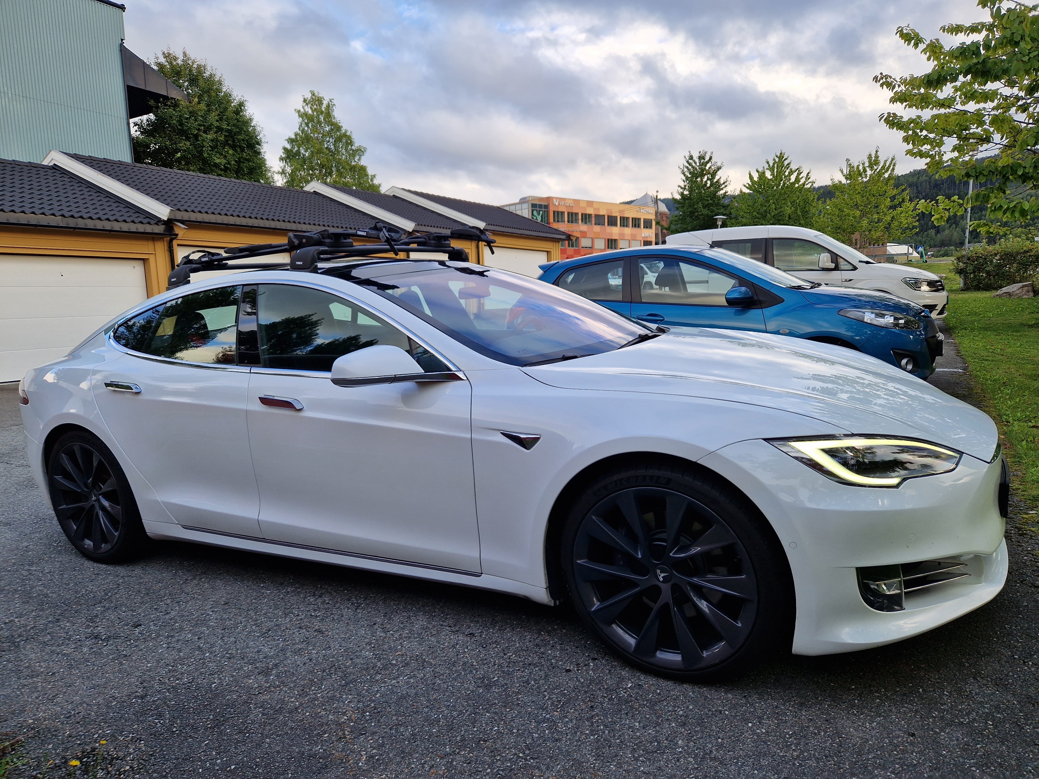 Tesla Model S med Android Auto