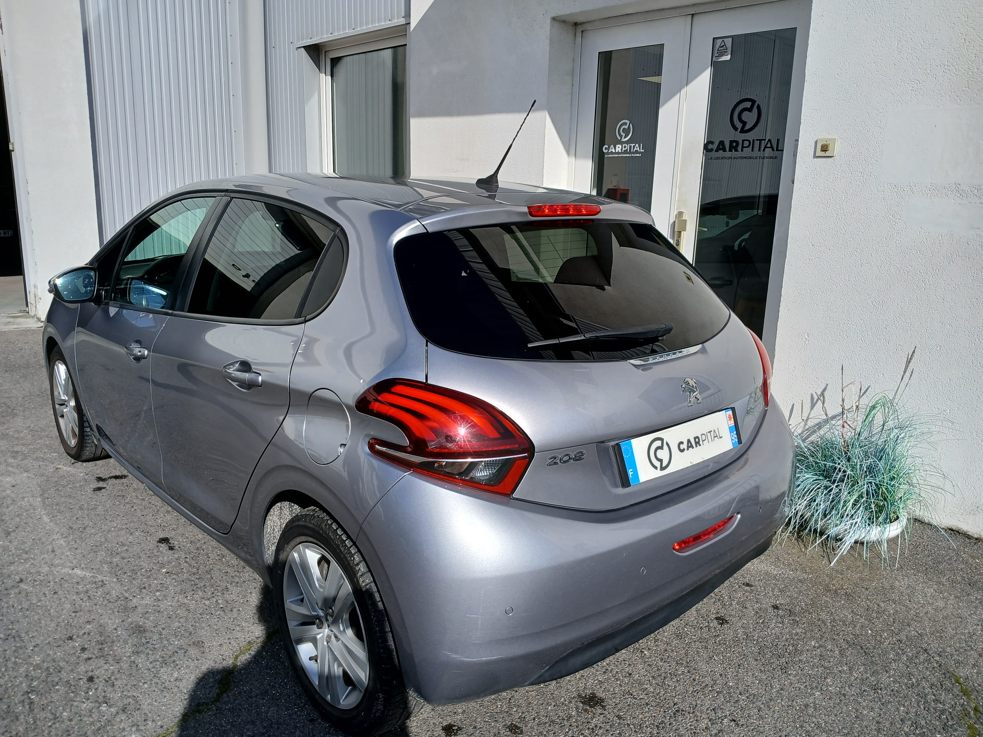 Peugeot 208 avec GPS