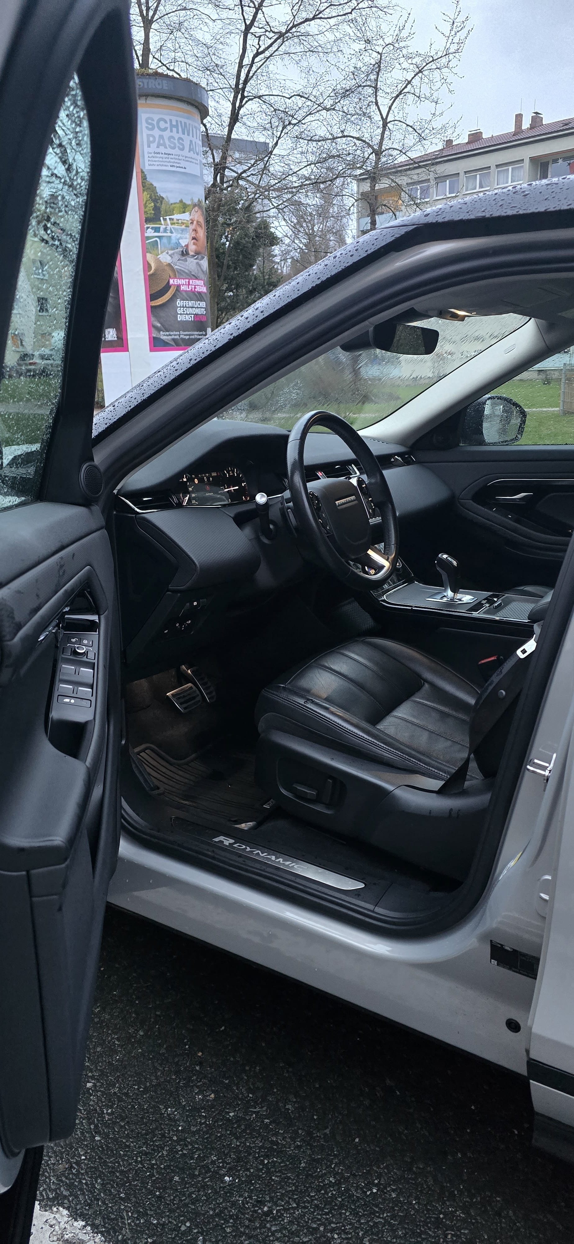 Land-Rover Range Rover Evoque mit Navigationsgerät