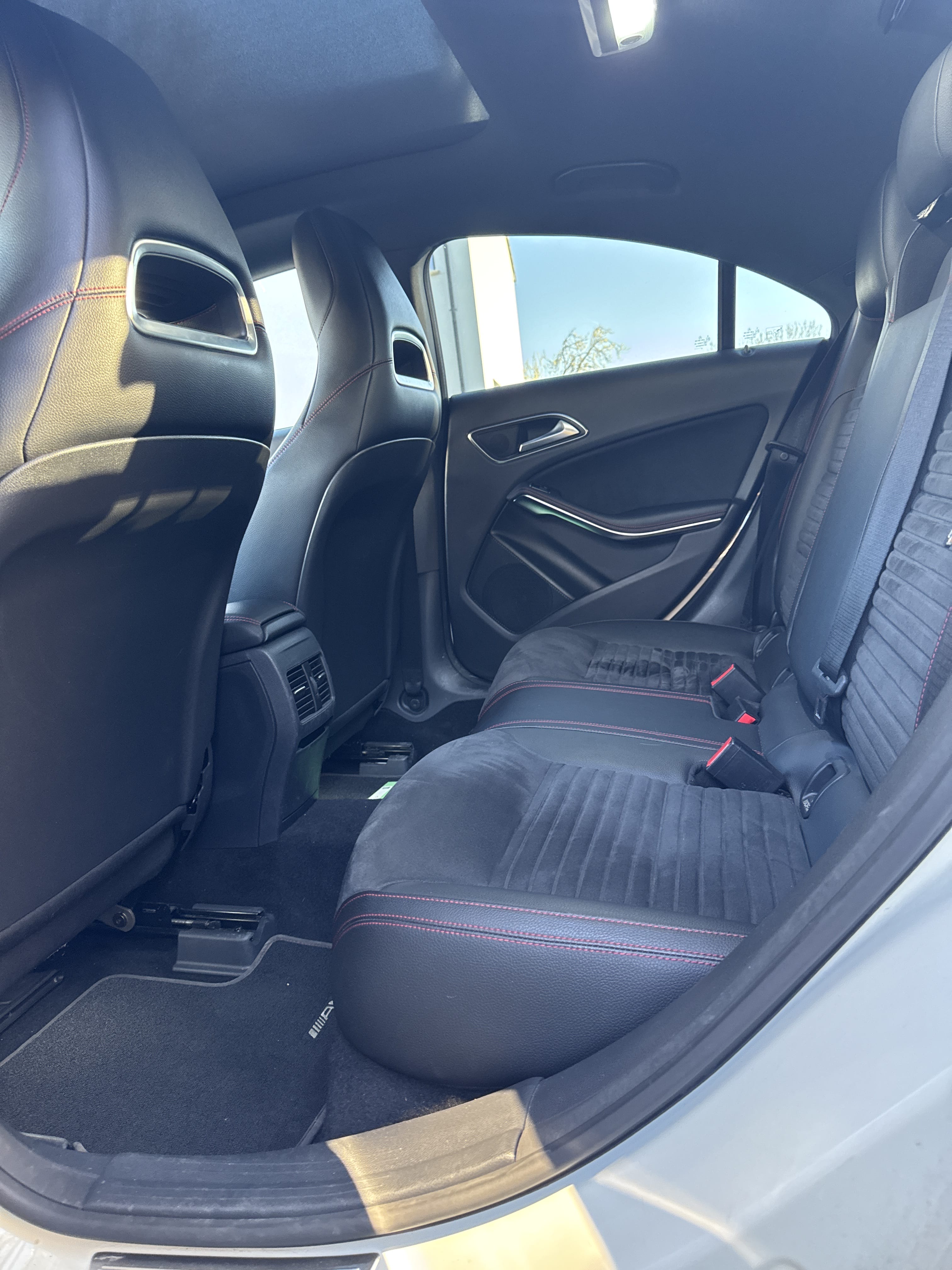 Mercedes-Benz CLA 180 Diesel pack AMG avec Régulateur de vitesse