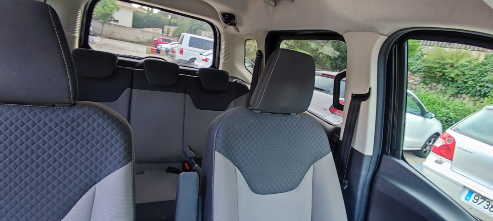 Ford Tourneo Courier con Silla infantil
