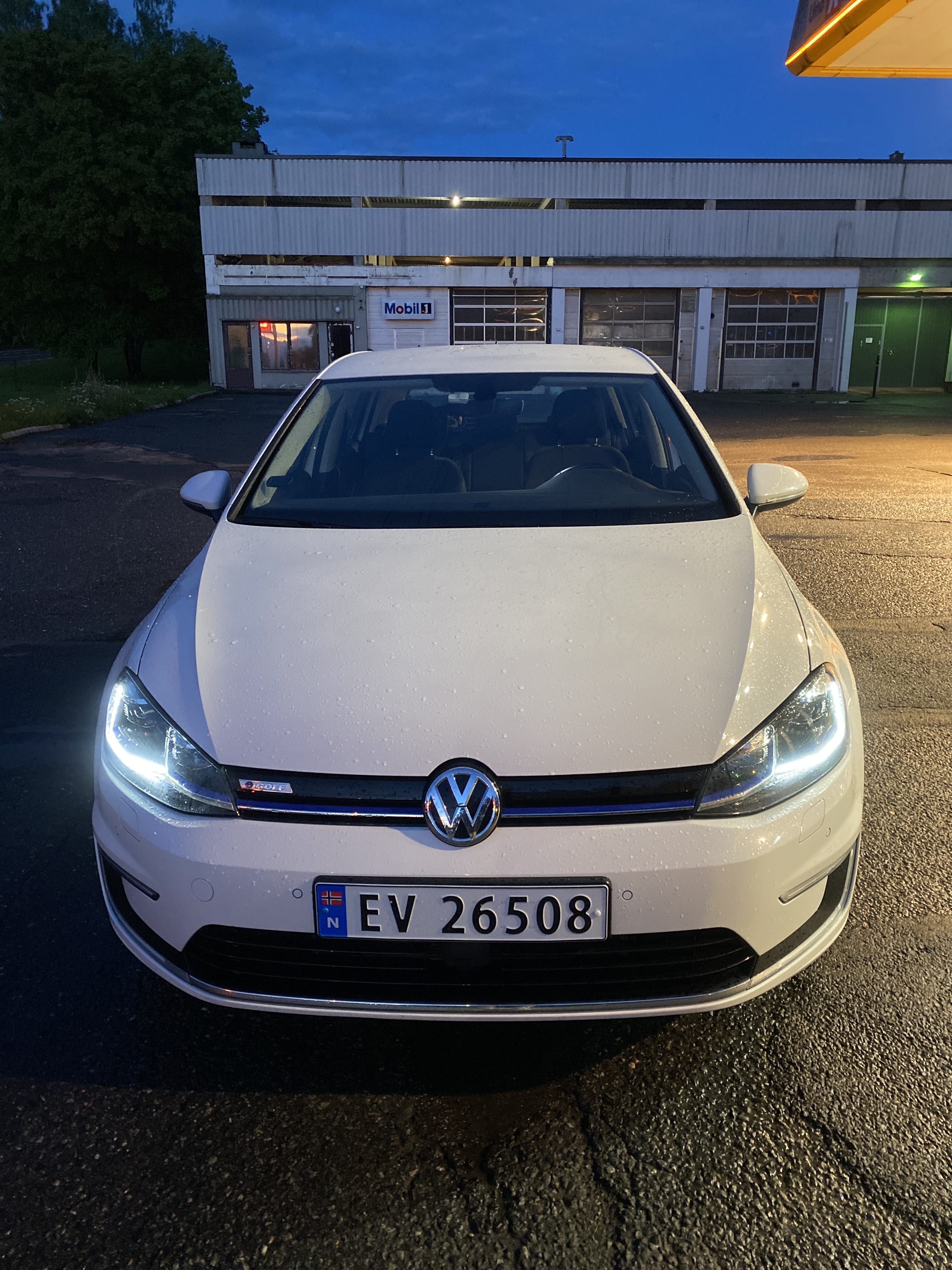 Volkswagen e-Golf with Apple CarPlay