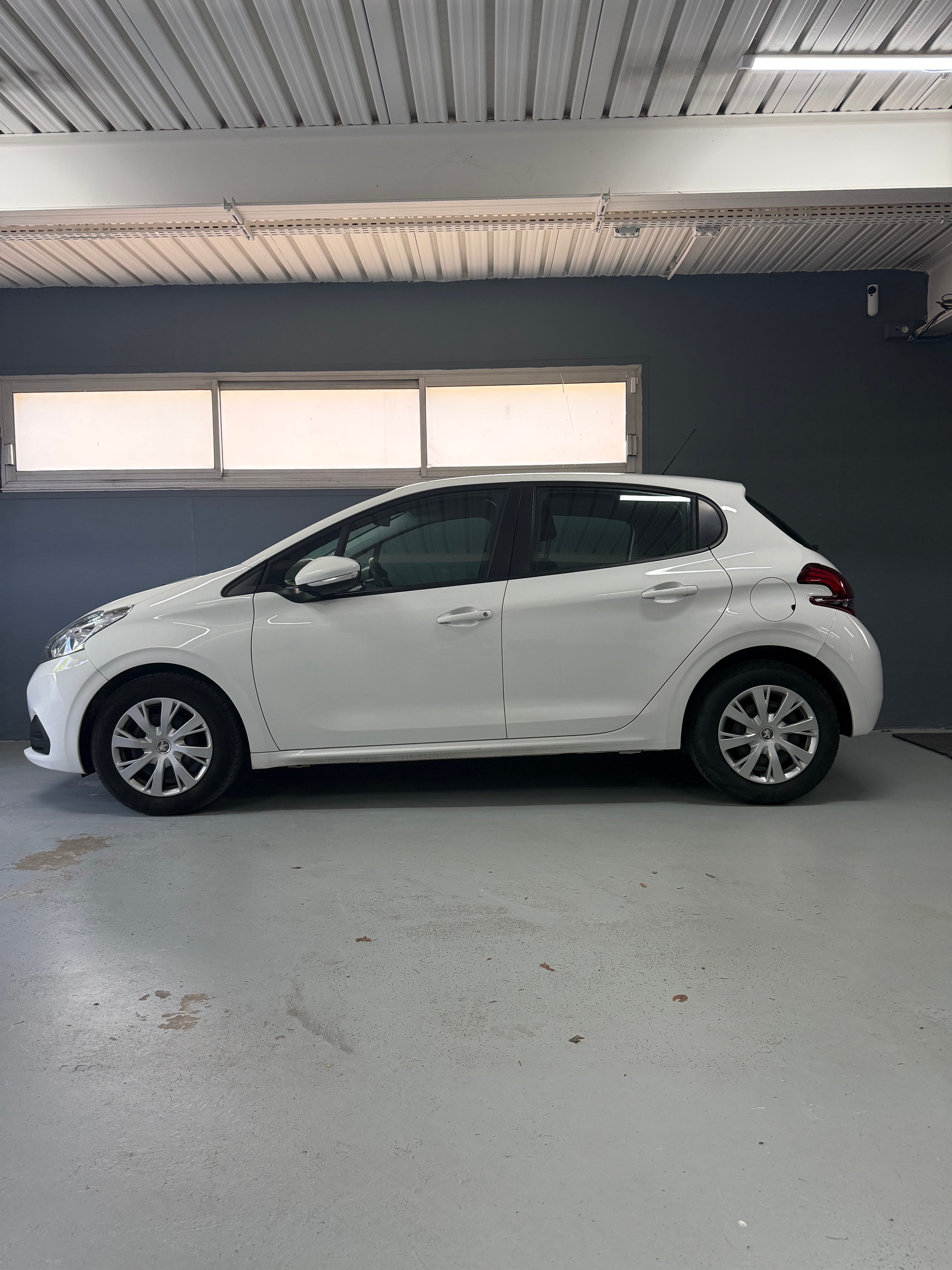 Peugeot 208 Société avec Climatisation