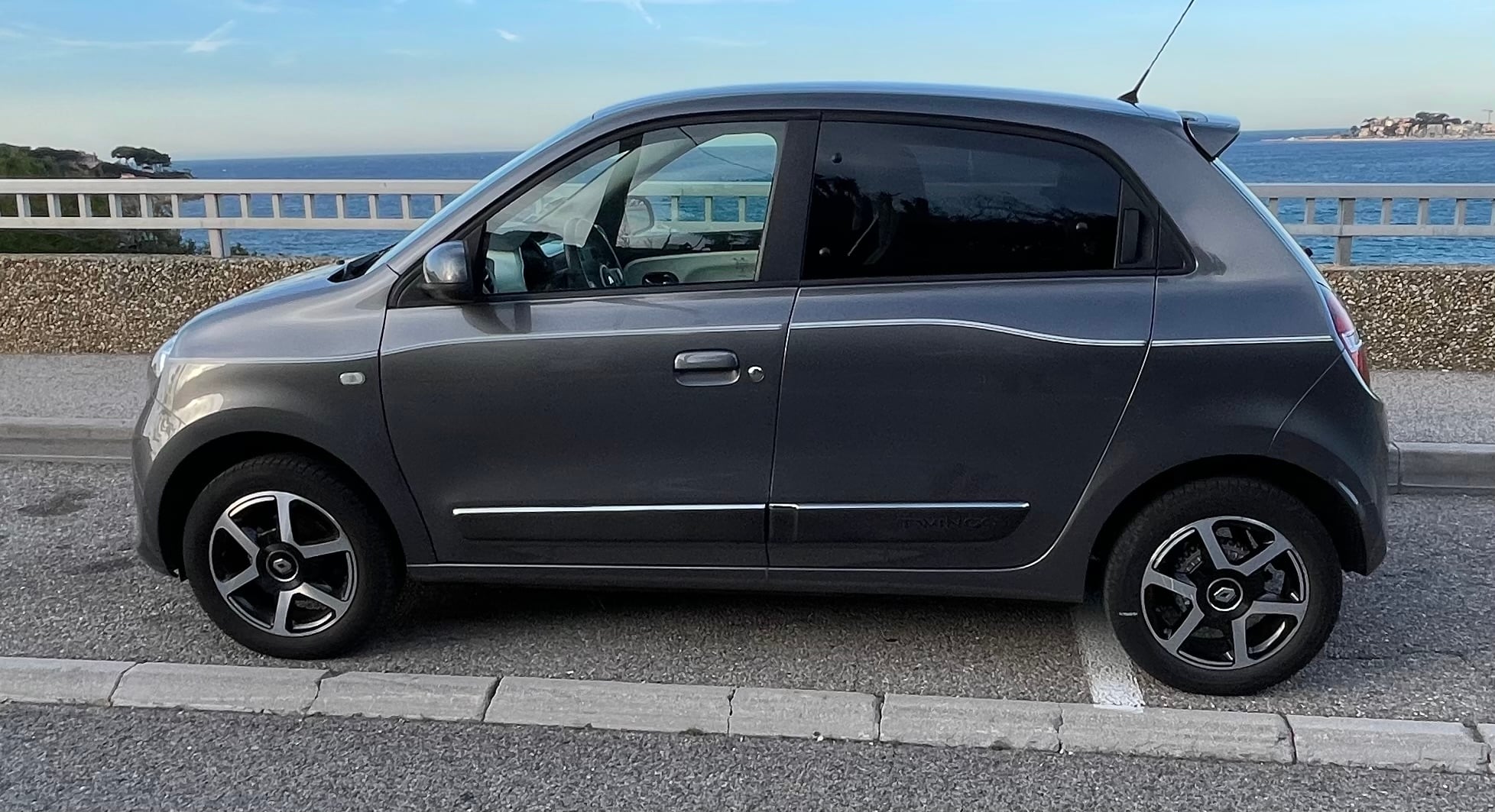 Renault Twingo III avec Climatisation