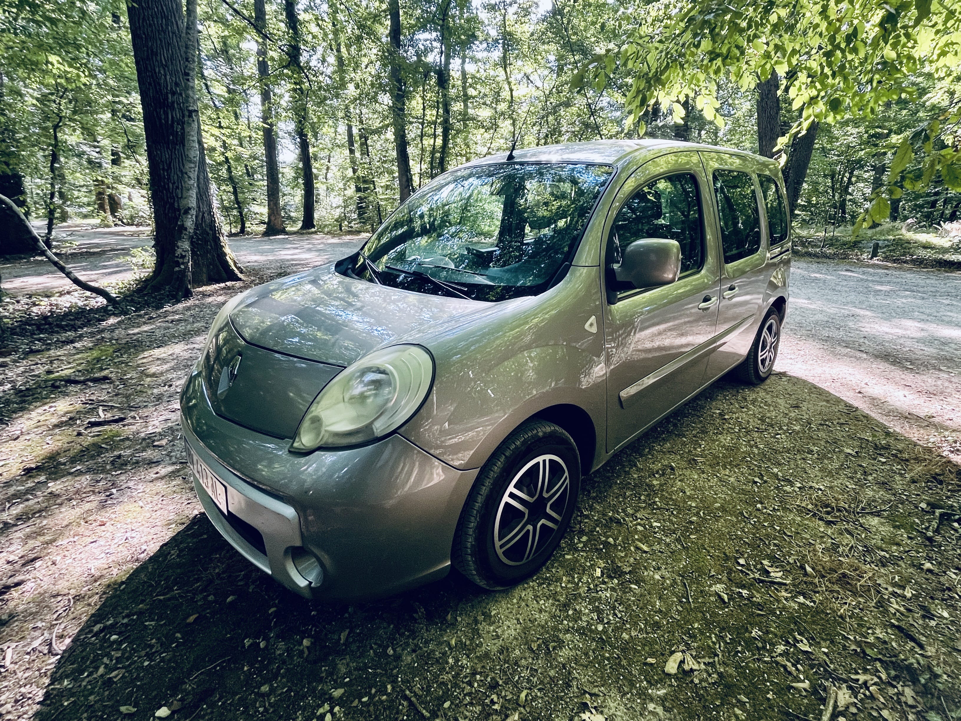 Renault Kangoo 5 places - Très grand coffre avec Chaines