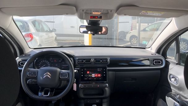 Citroen C3 Louez la Citroën C3 Essence – Confort, Technologie et Économie ! avec Régulateur de vitesse