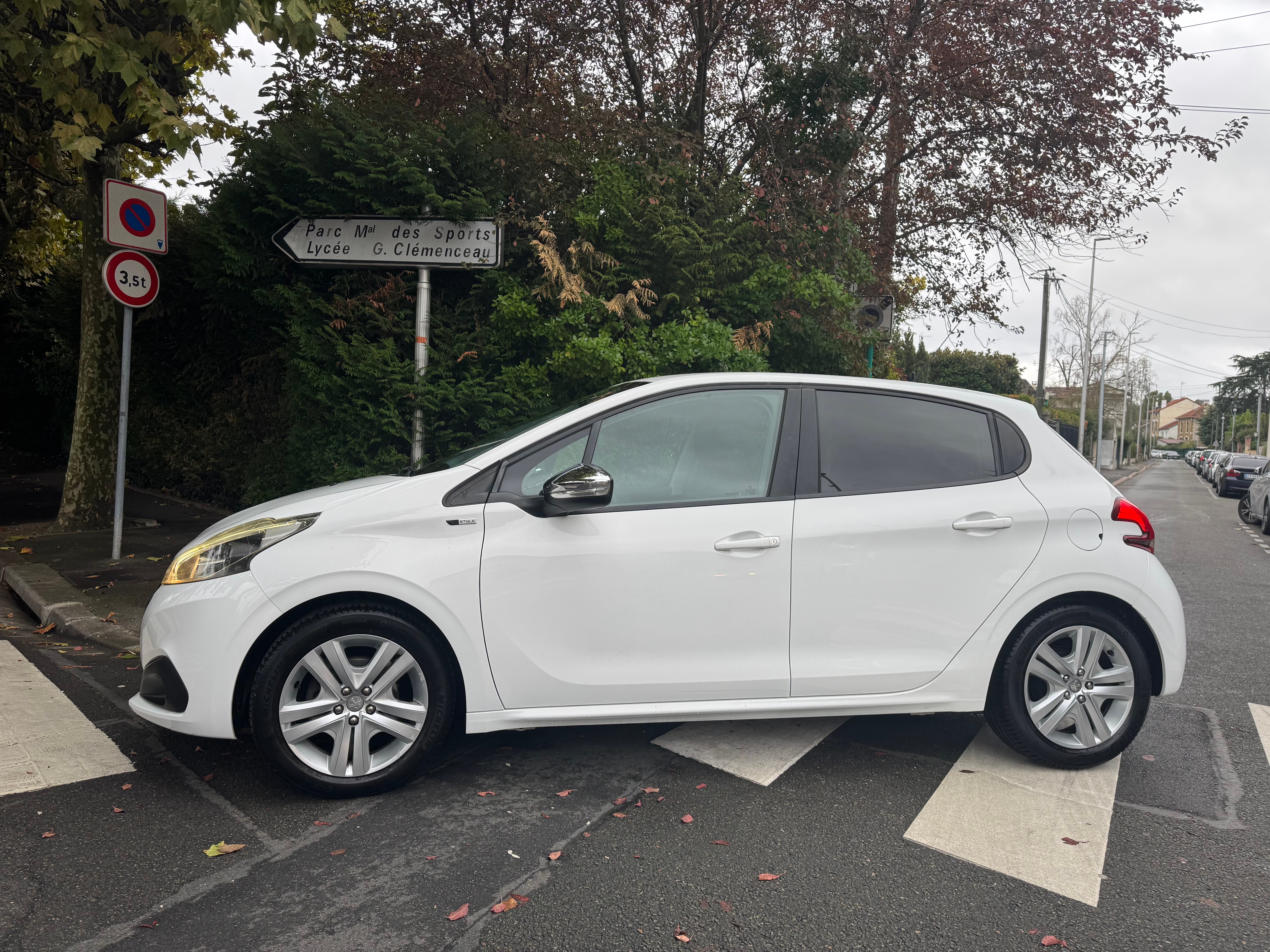 Peugeot 208 avec Climatisation
