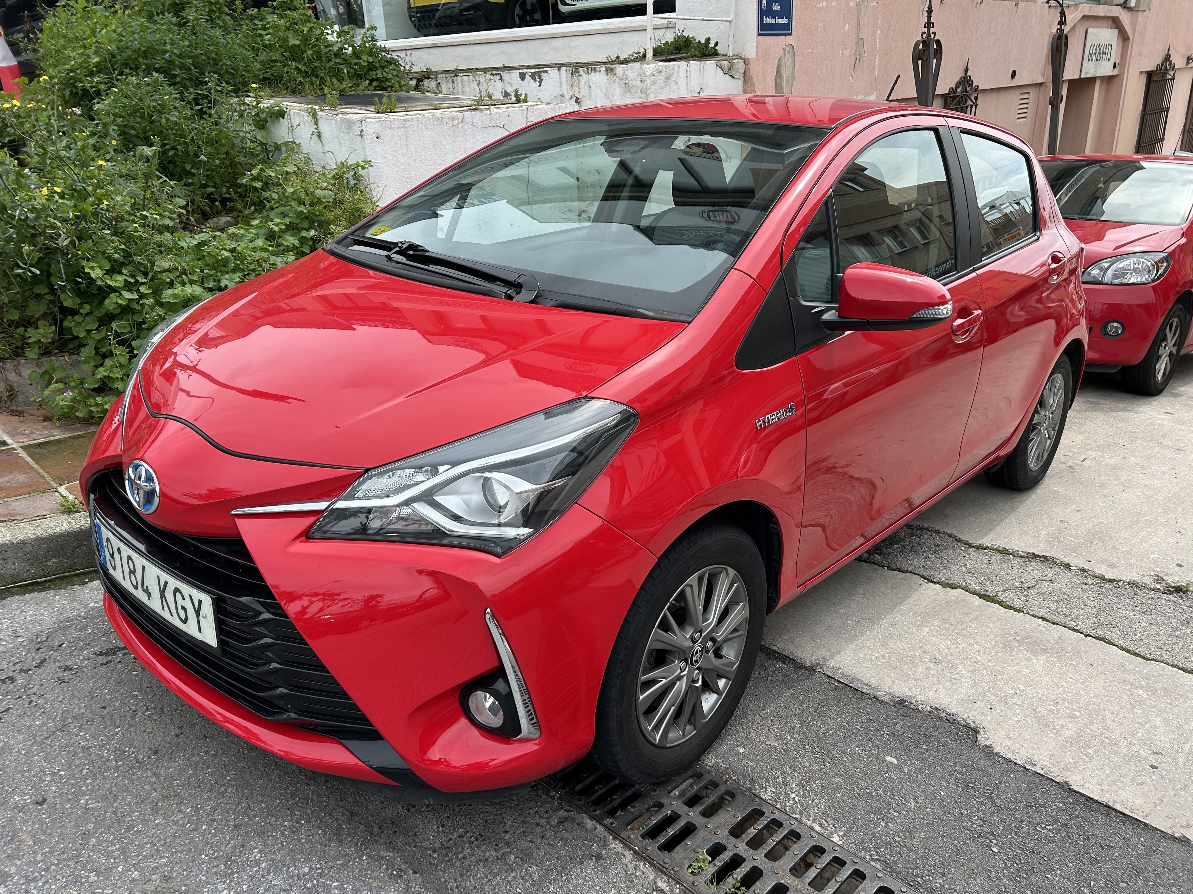 Toyota Yaris Híbrido, 2018, Gasolina 95 / Eléctrico (híbrido), Automático