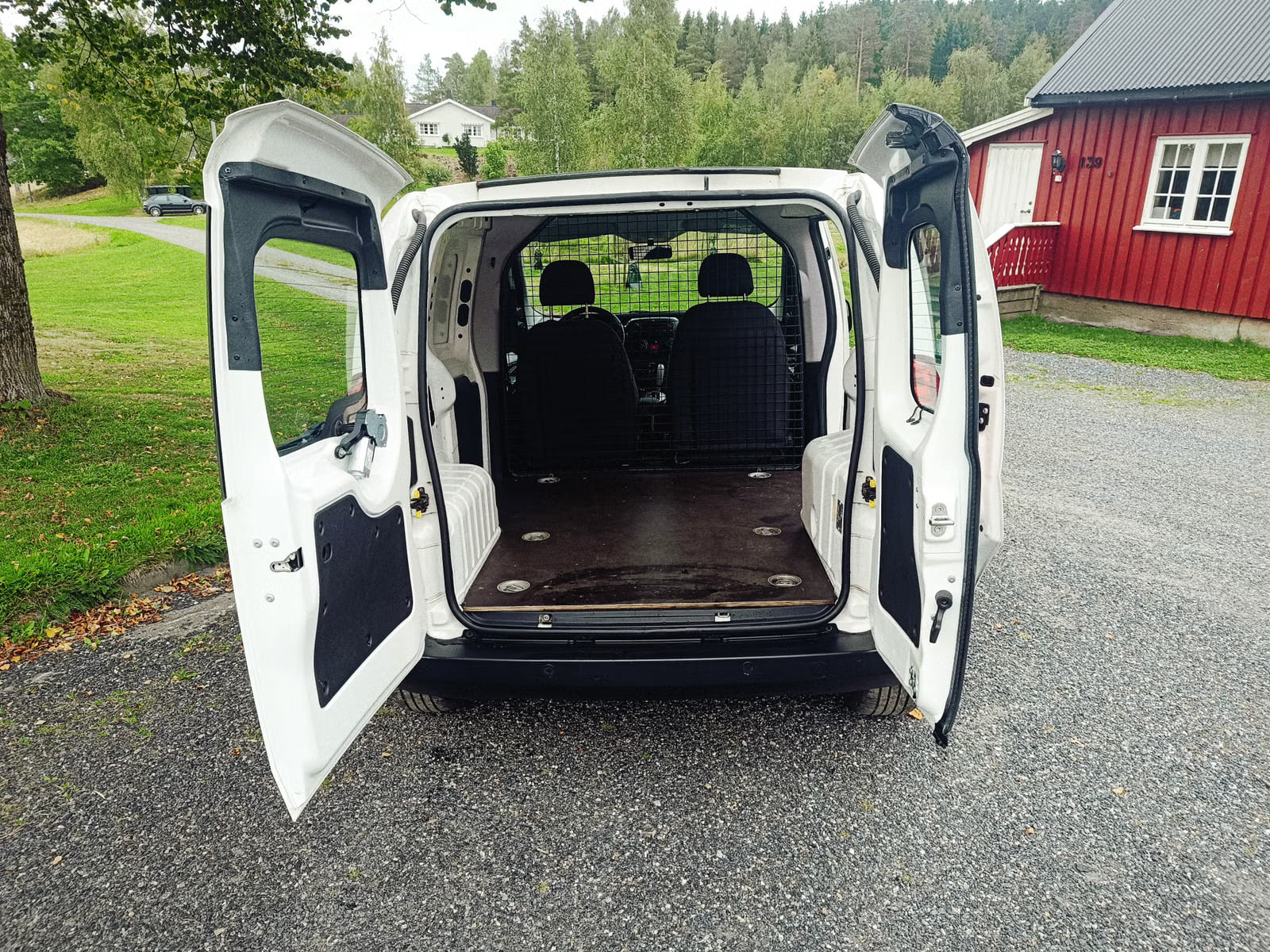 Peugeot Bipper med USB ladeuttak