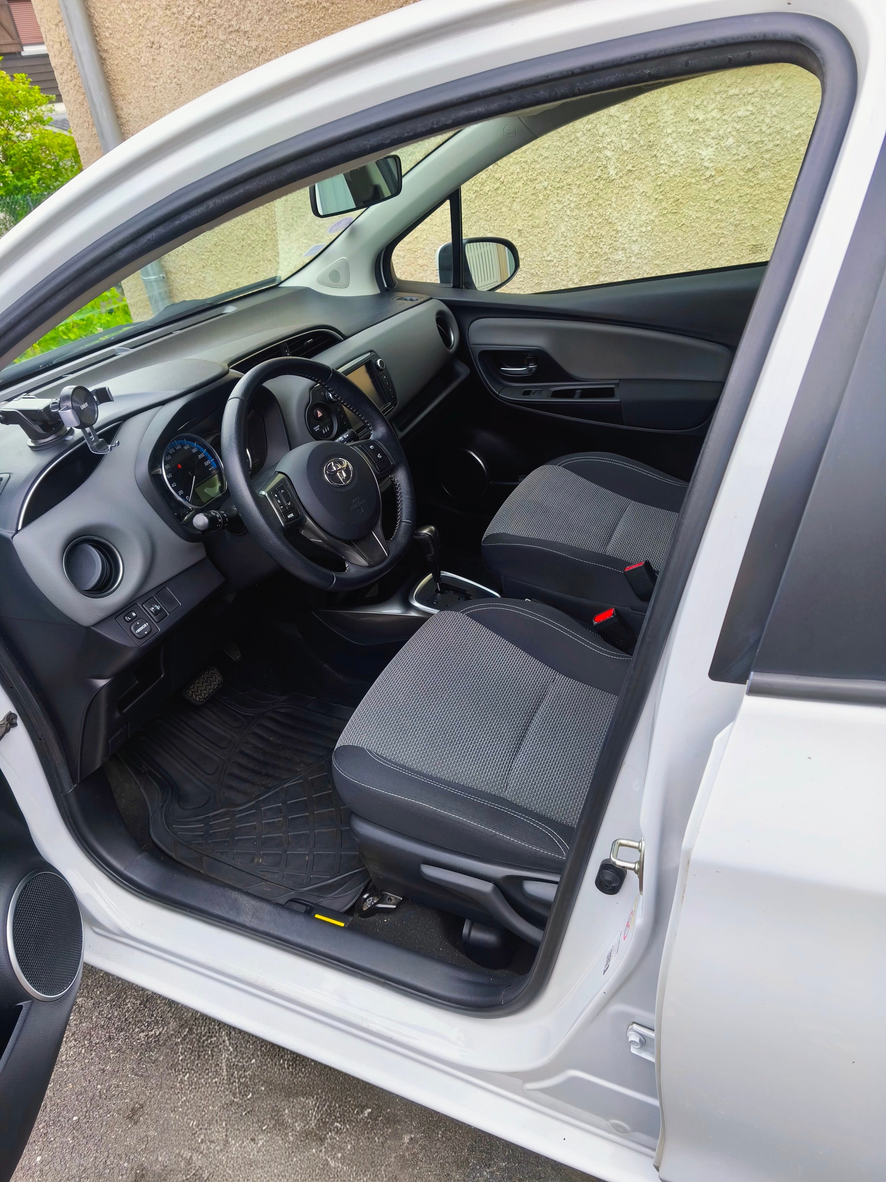 Toyota Yaris Hybrid HEV avec Audio Bluetooth