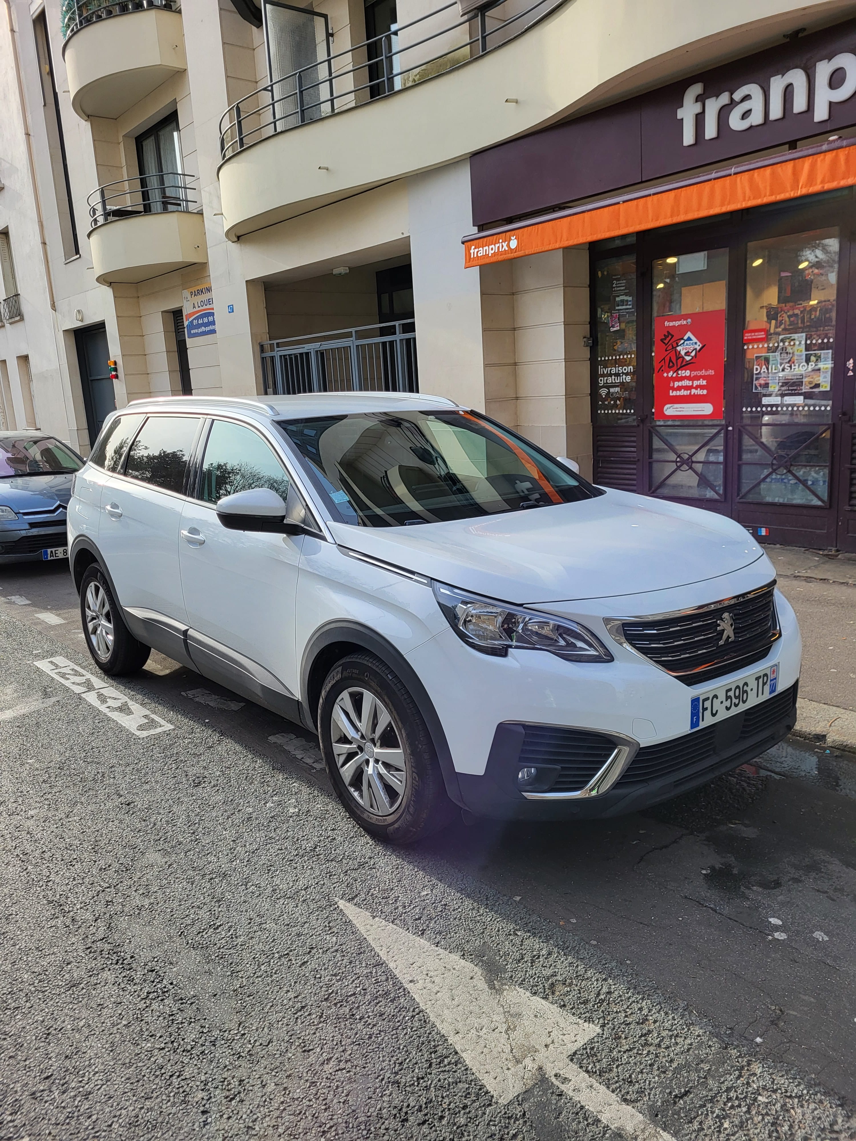 Peugeot 5008 130 ch 1.2 l Essence, 2018, Essence 98, 7 places