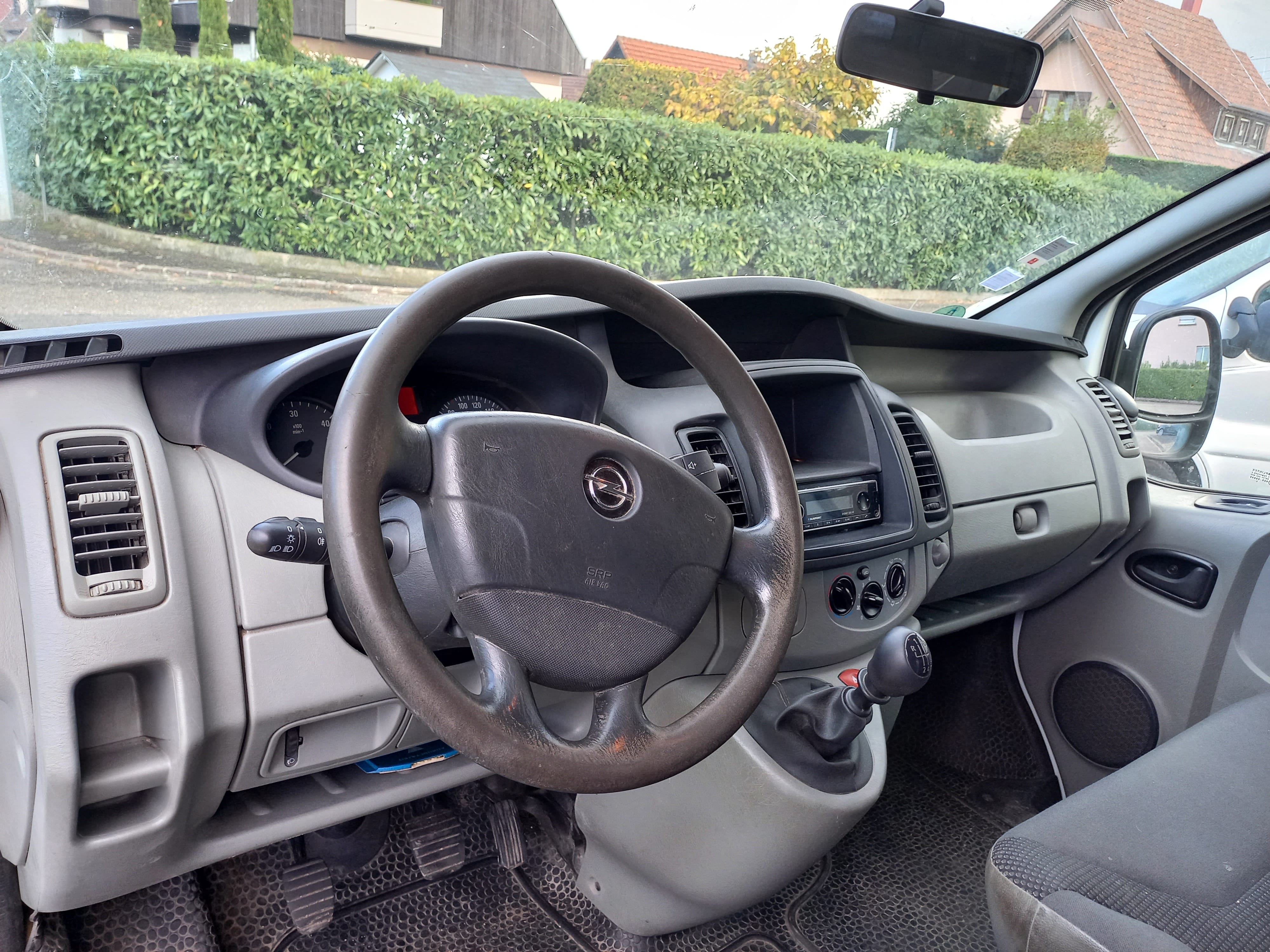 Opel Vivaro 2.0 CDTI avec Pneus neige