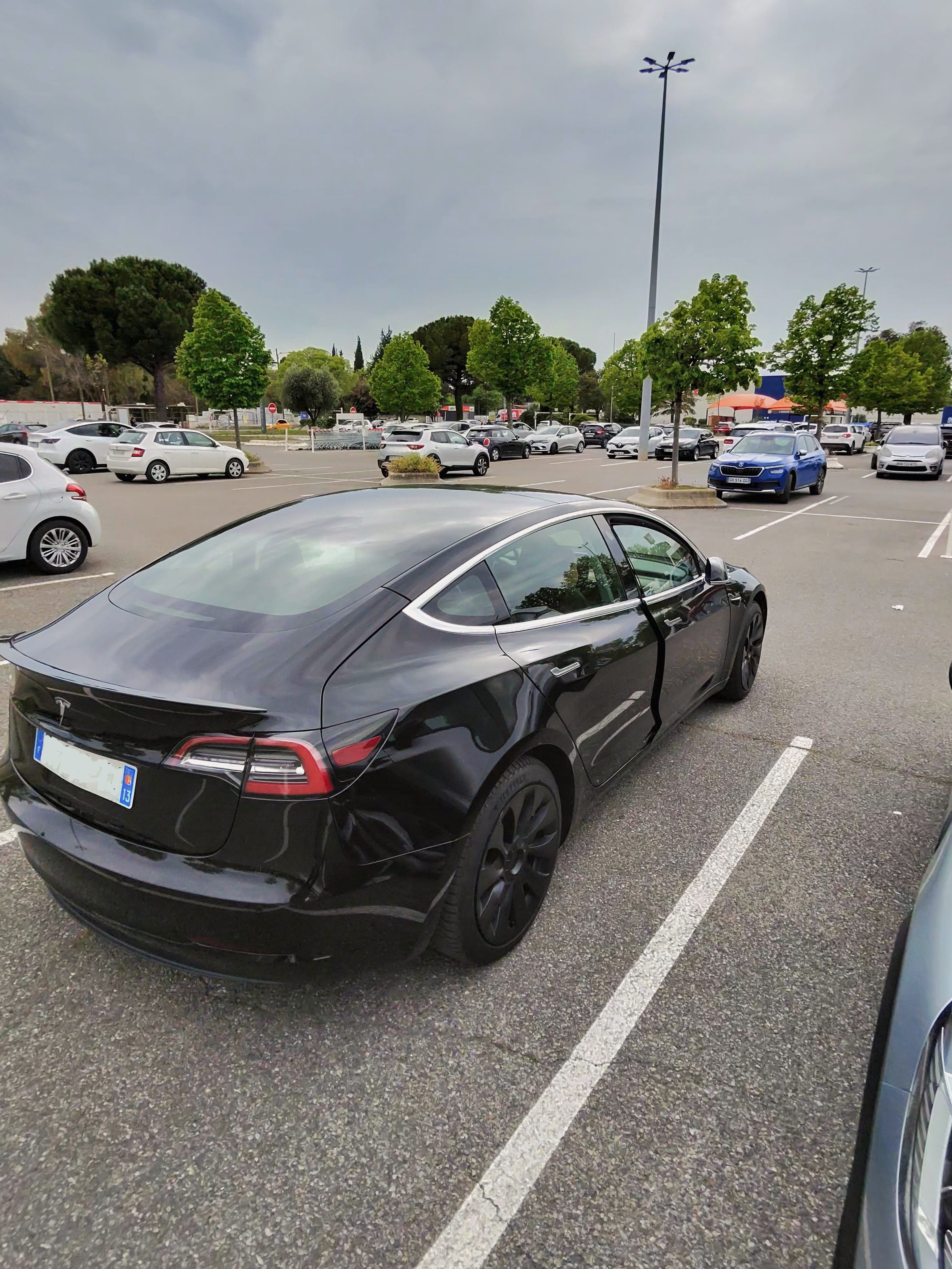 Tesla Model 3 avec GPS