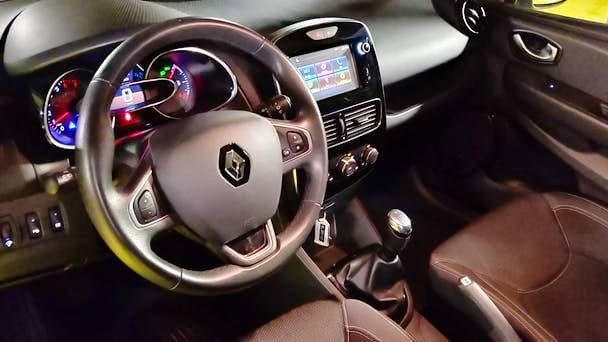 Renault Clio EZ431HL avec GPS