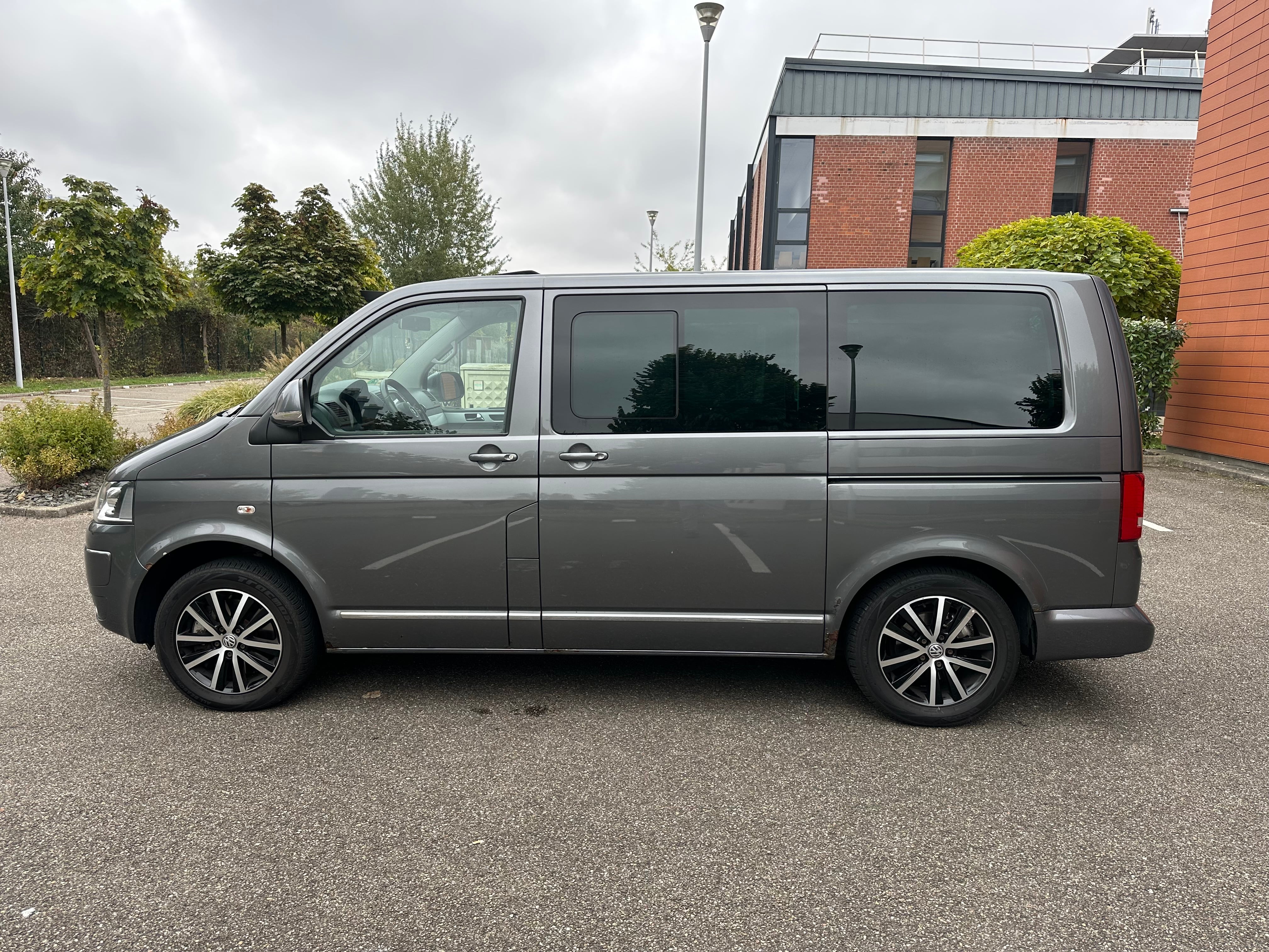 Volkswagen Transporter 6.1 Business Line Minibus avec Climatisation