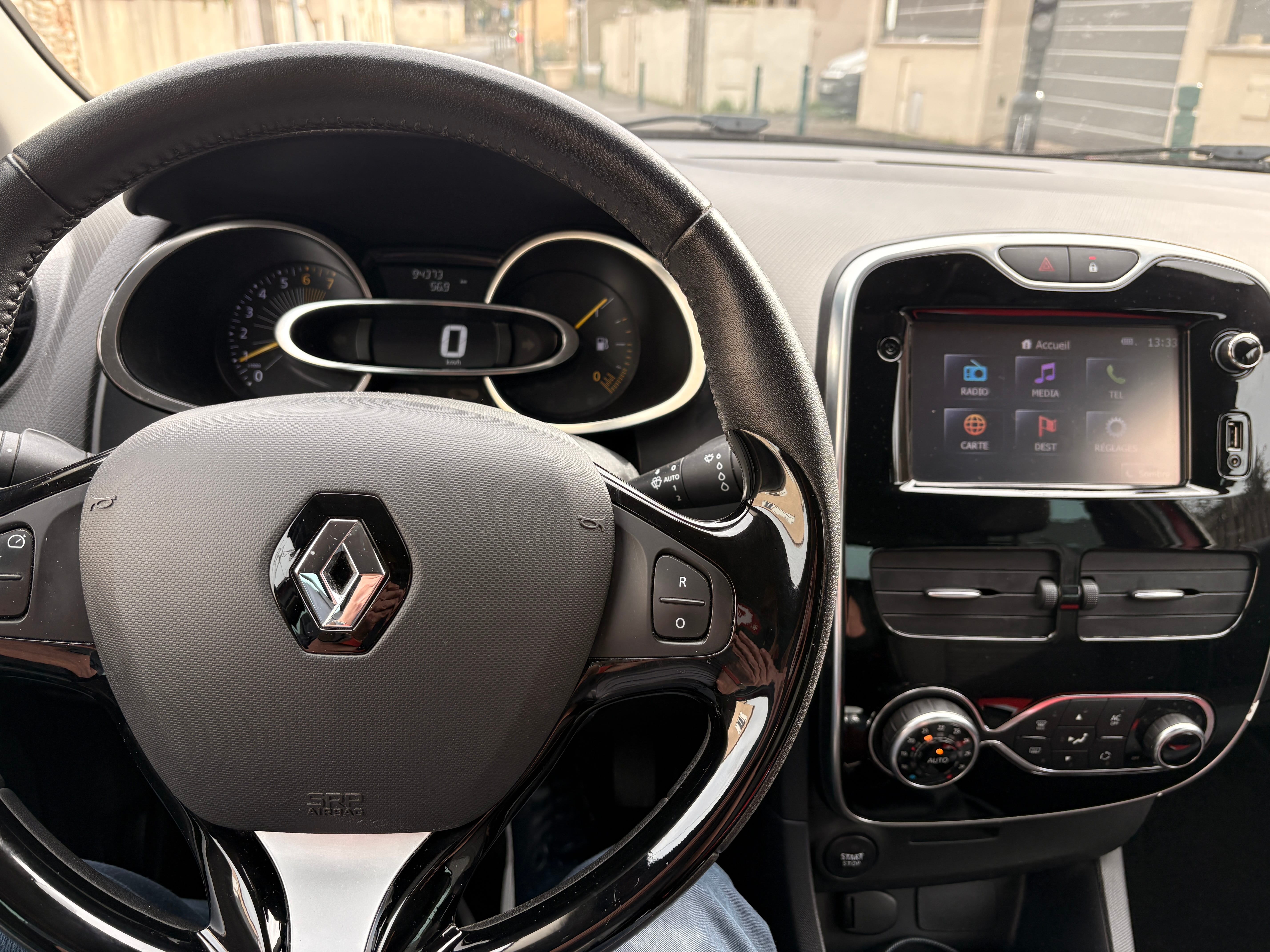 Renault Clio Intens 2015, idéale ville et week-end, économique ! avec Régulateur de vitesse