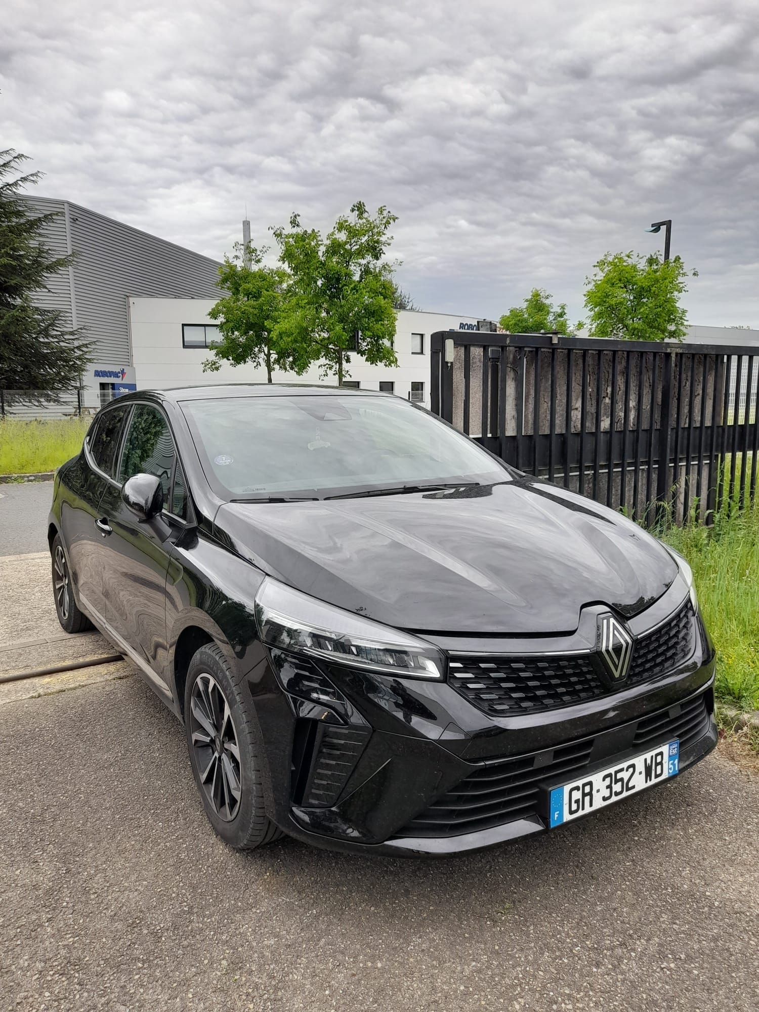 Renault Clio, 2023, Essence 95 / Électrique (hybride), automatique
