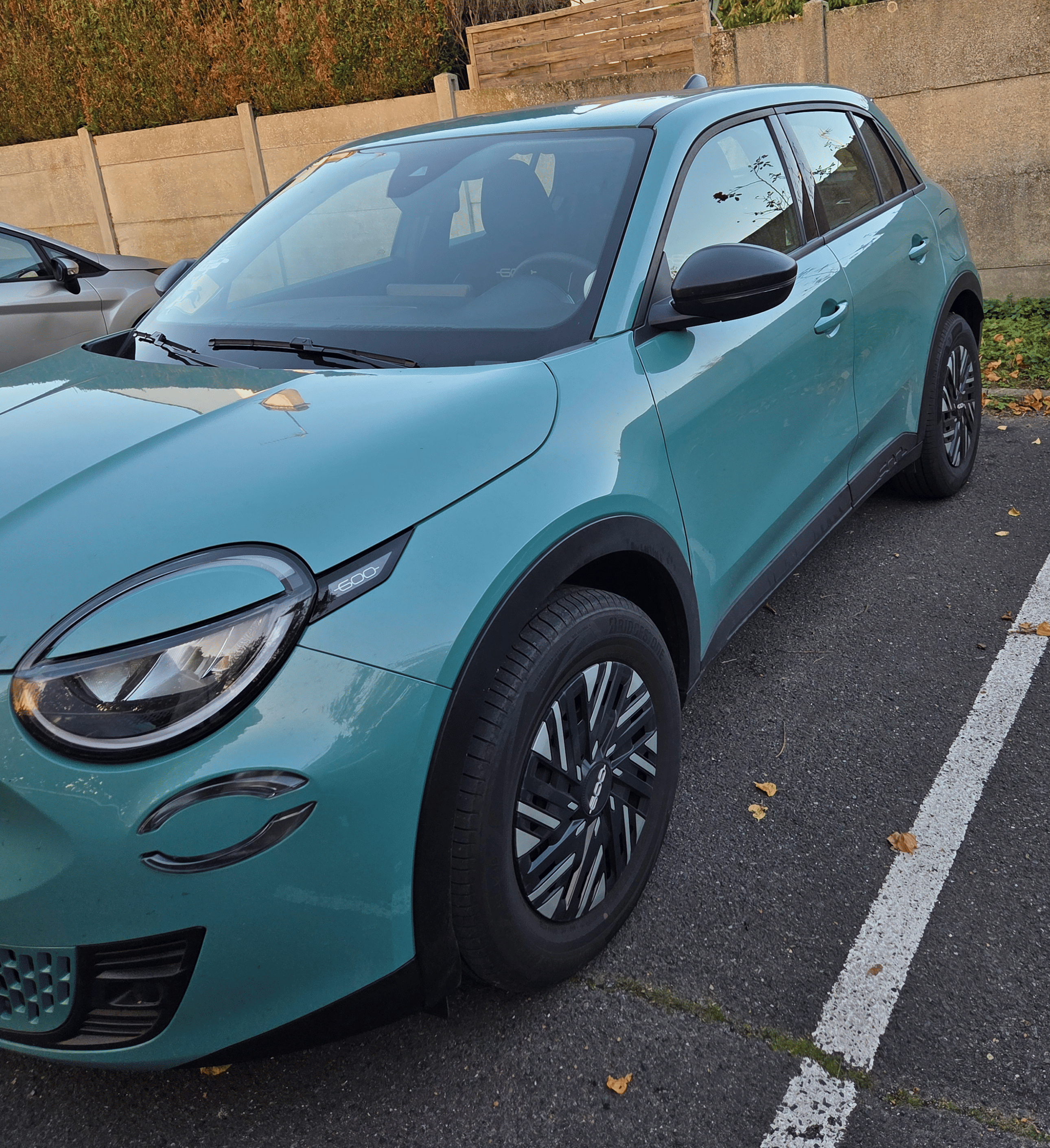 Fiat 600, 2025, Essence 95 / Électrique (hybride), automatique