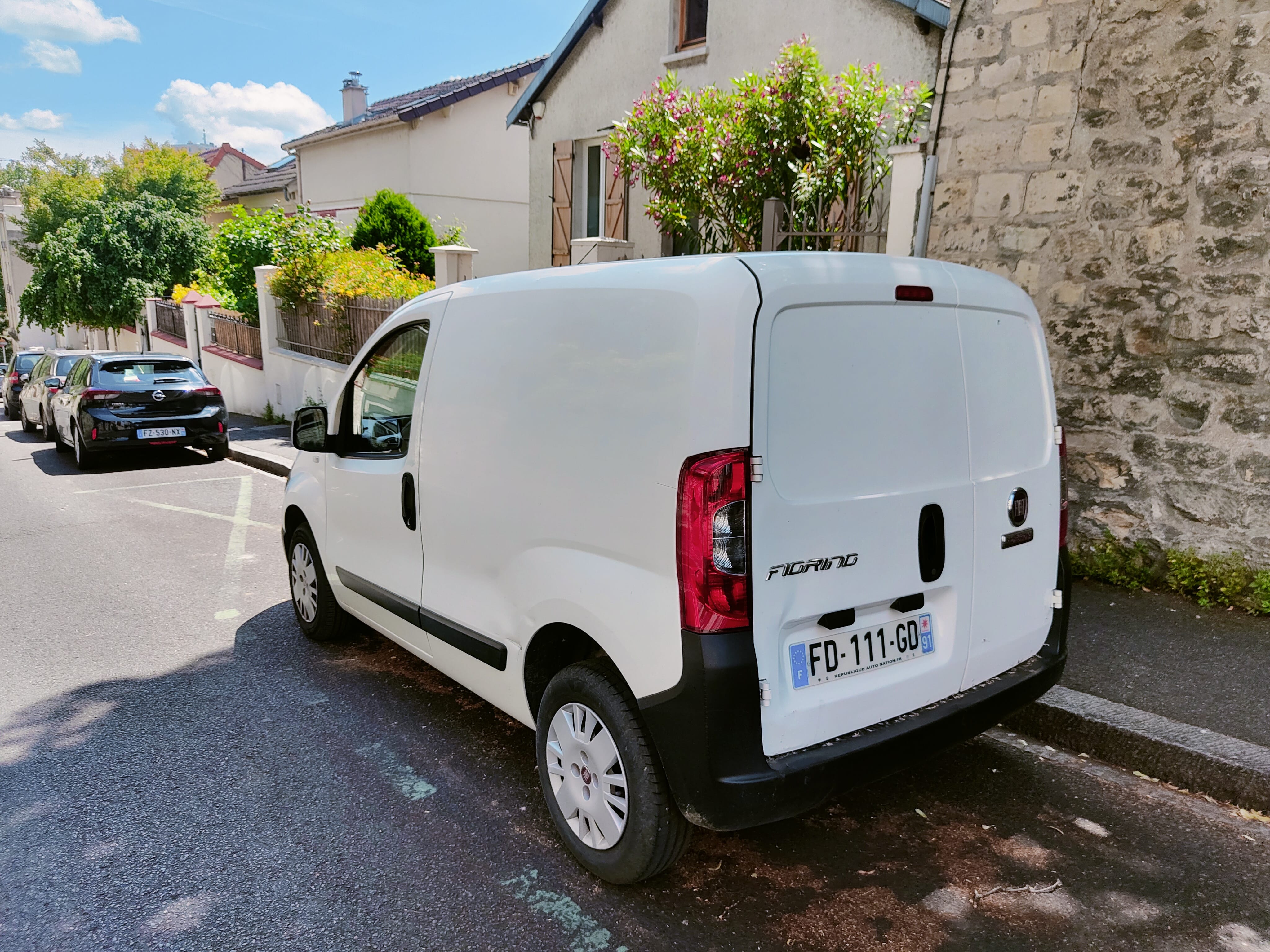 Fiat Fiorino avec Autoradio