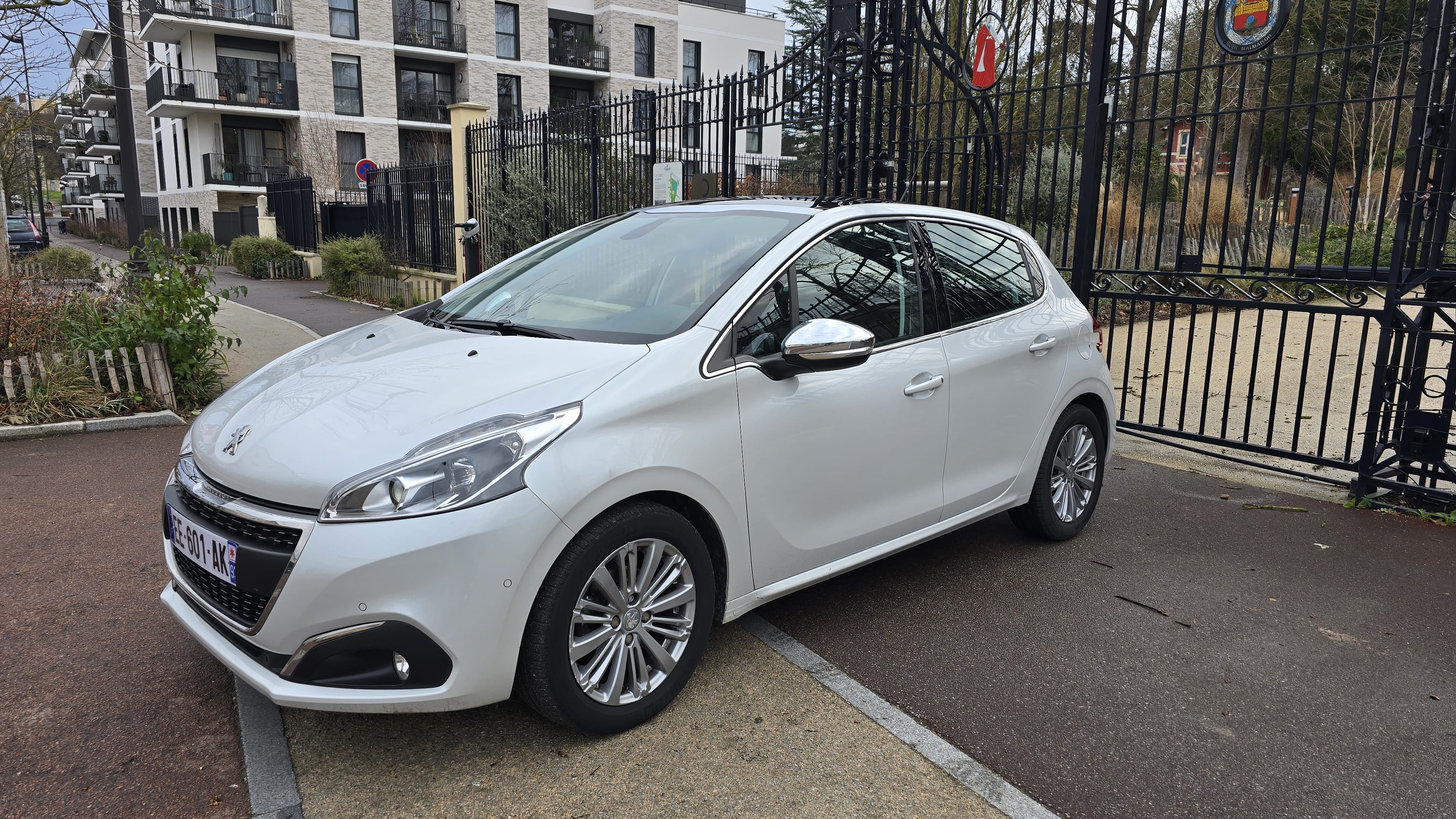 Peugeot 208, 2016, Essence 95