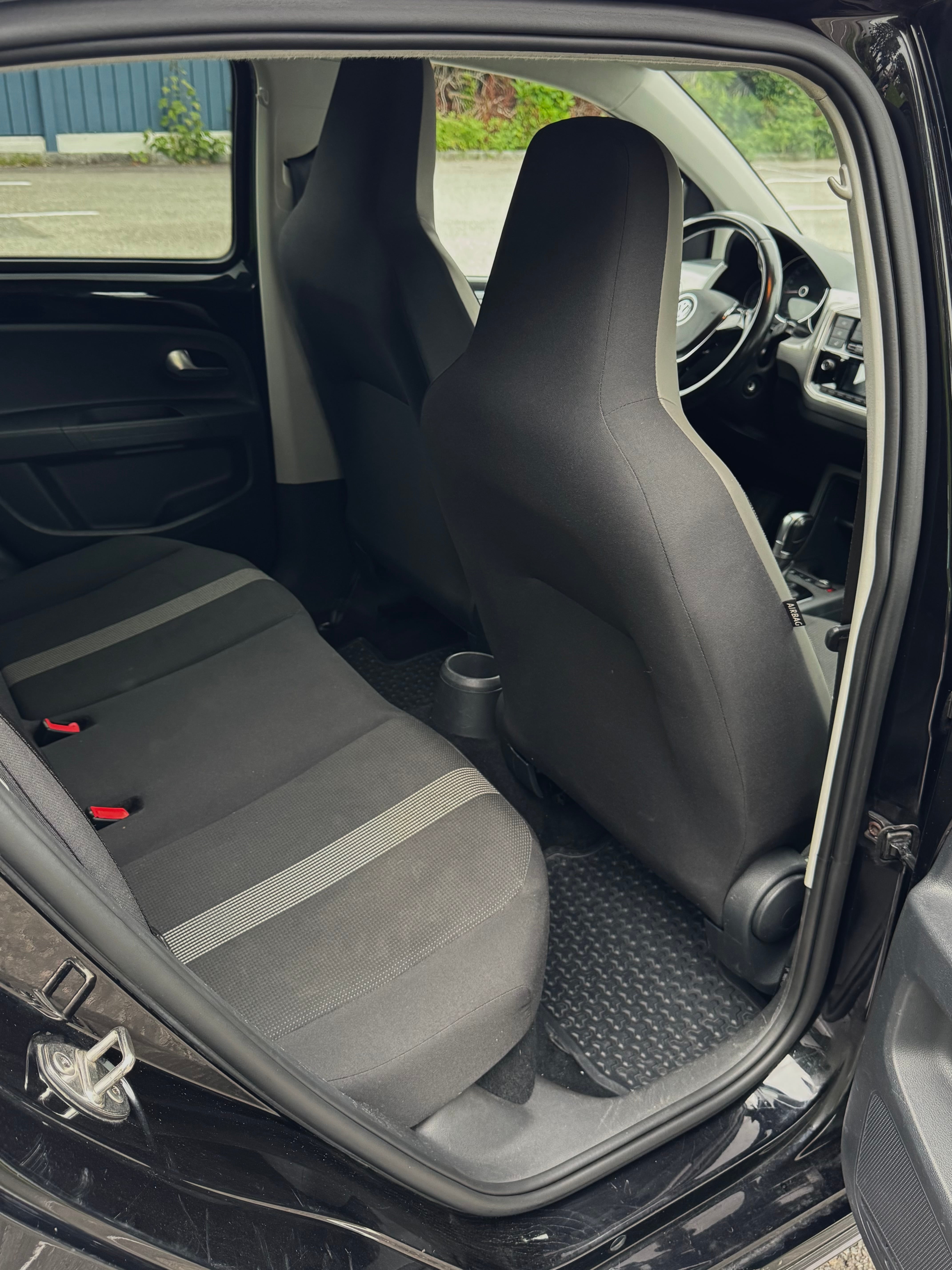 Volkswagen e-Up ! med USB ladeuttak