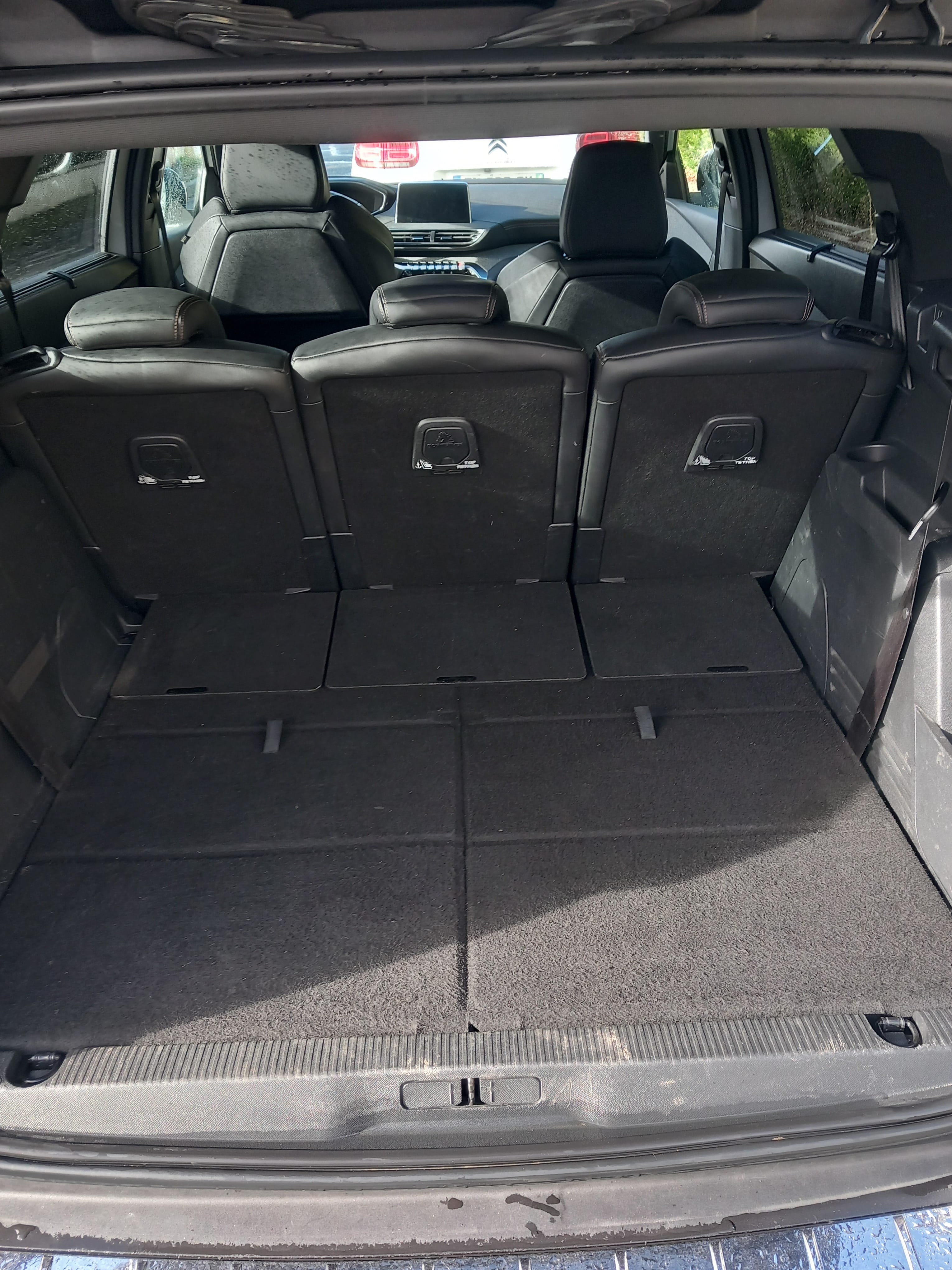 Peugeot 5008 1,6 180 ch avec Apple CarPlay