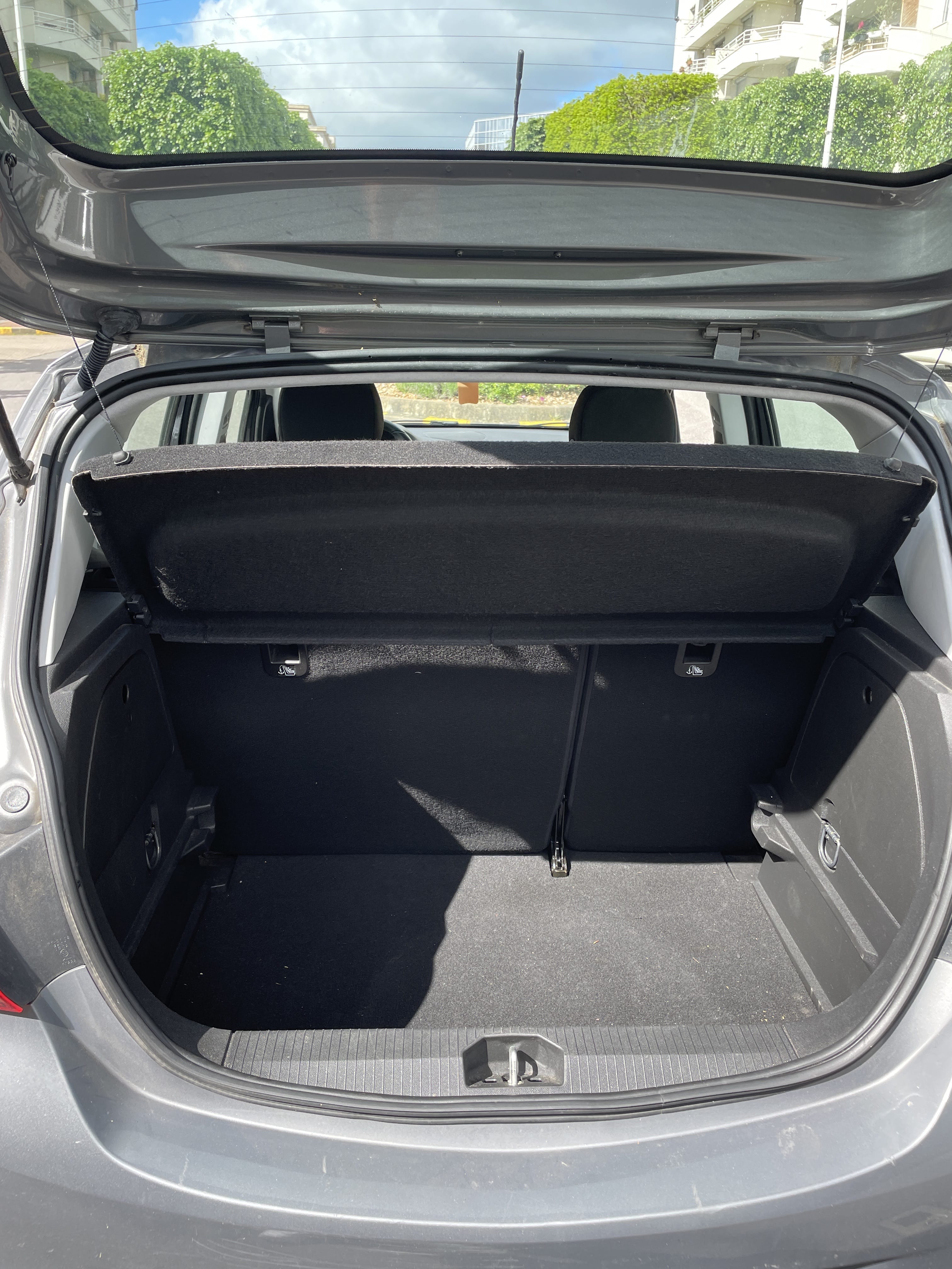 Opel Corsa avec Entrée audio / iPod