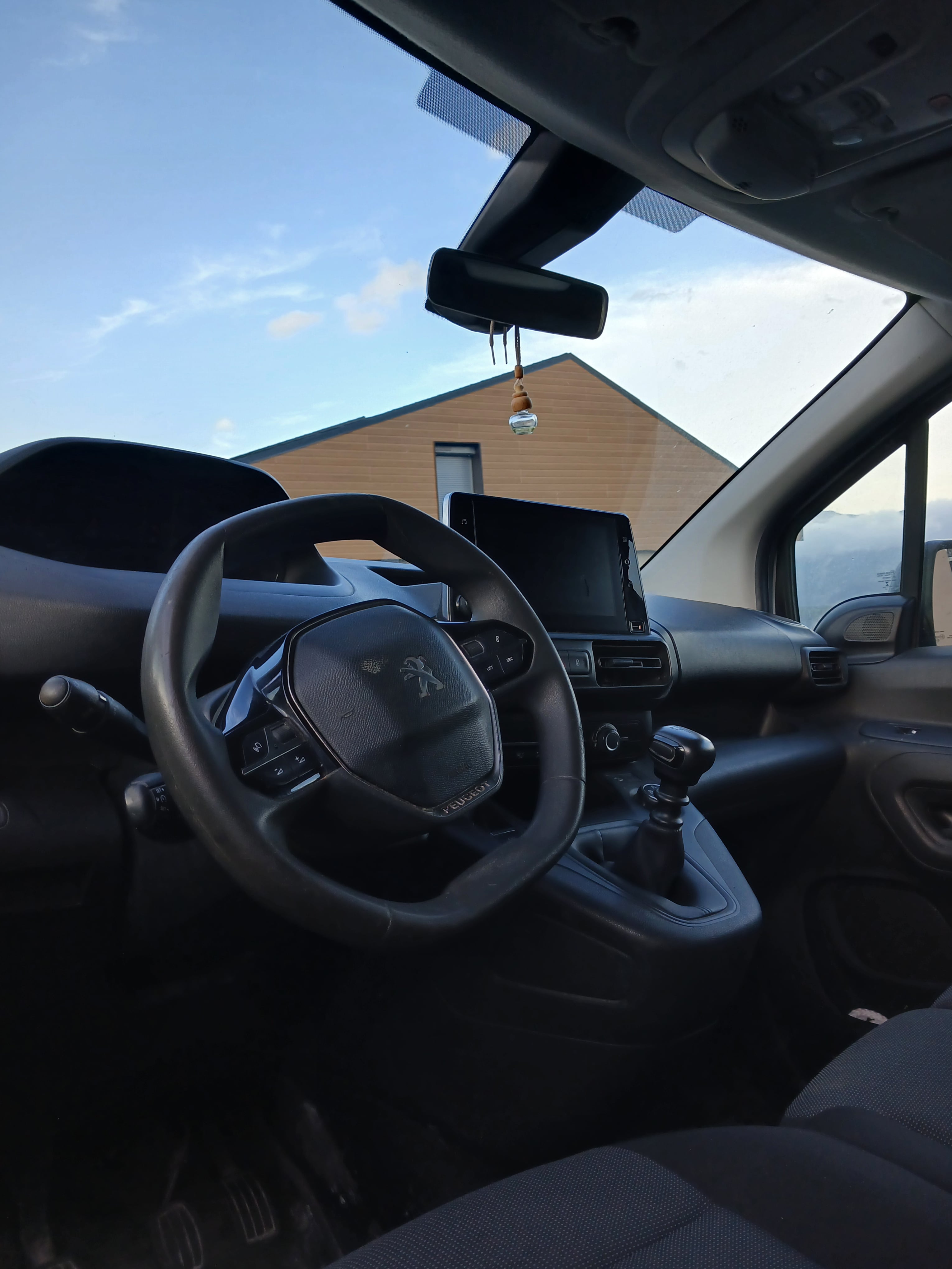 Peugeot Partner Fourgon avec GPS