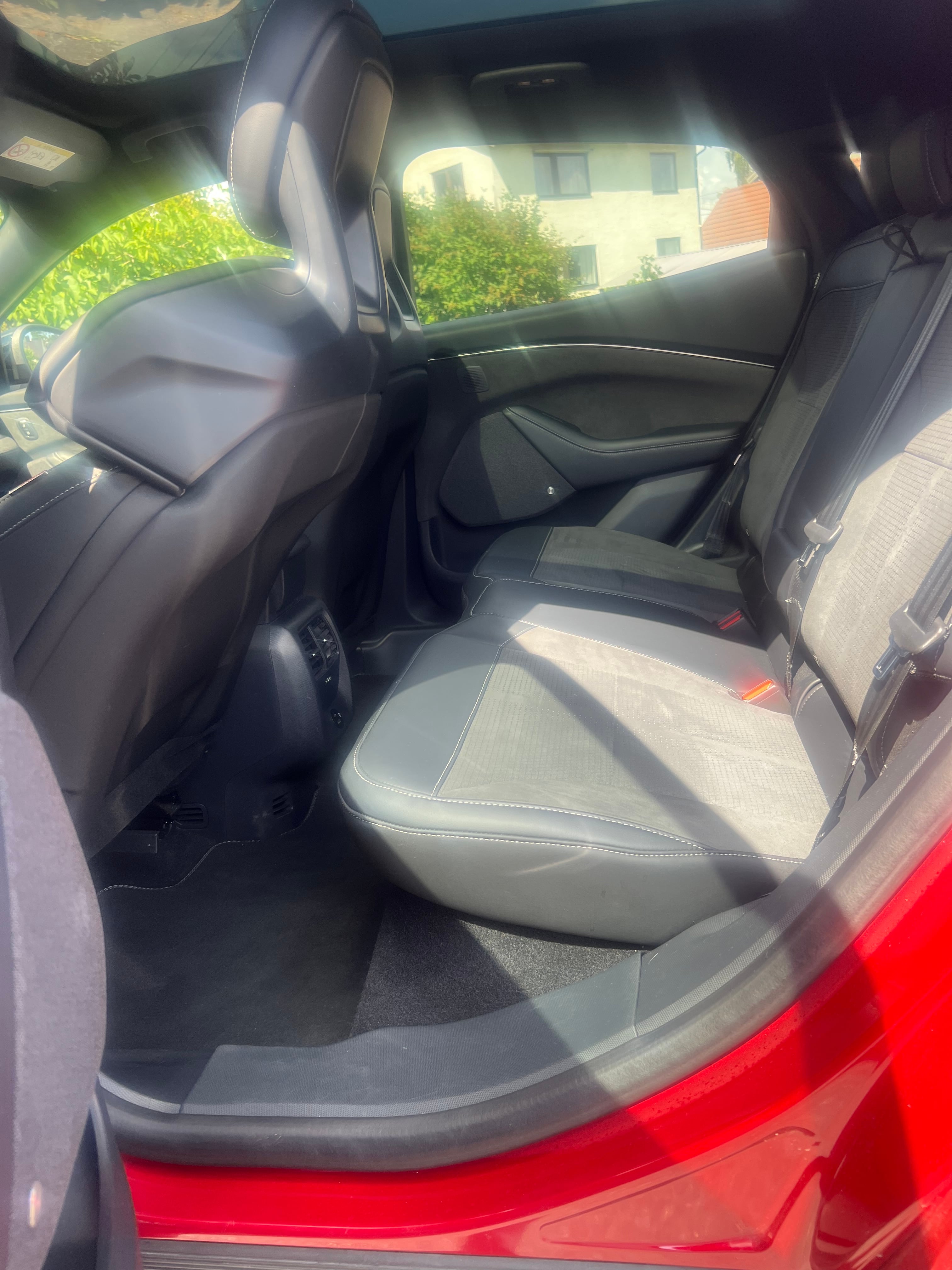 Ford Mustang Mach-E GT med Bluetooth audio