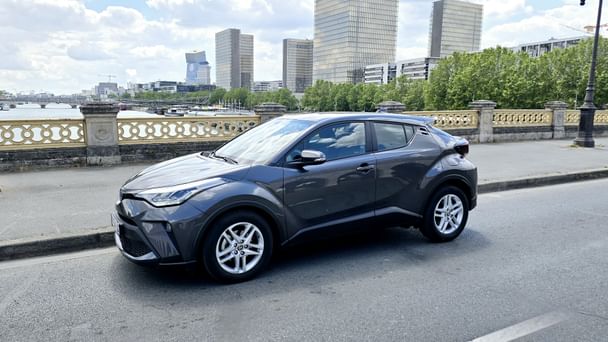 Toyota C-HR 2023 Hybride à Gare de Lyon! avec Audio Bluetooth